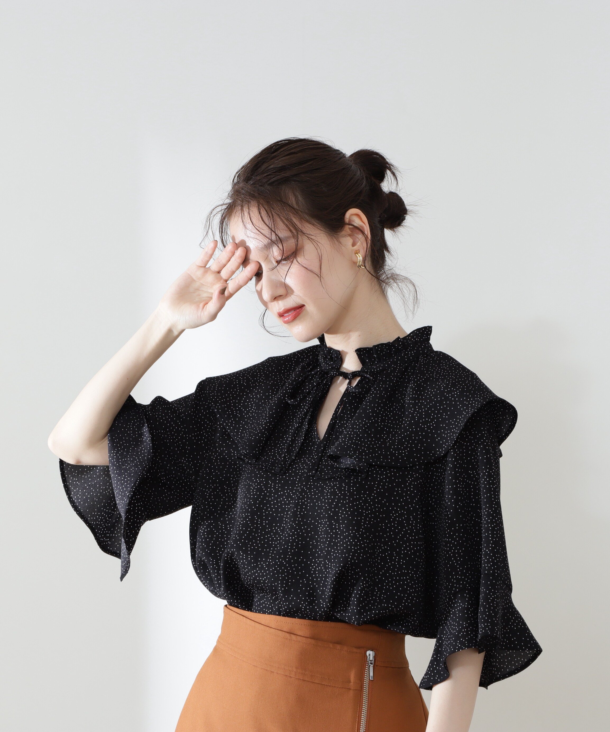 N. Natural Beauty Basic フリルカラープリントブラウス エヌ ナチュラルビューティーベーシック* トップス シャツ・ブラウス ベージュ ブラック【送料無料】