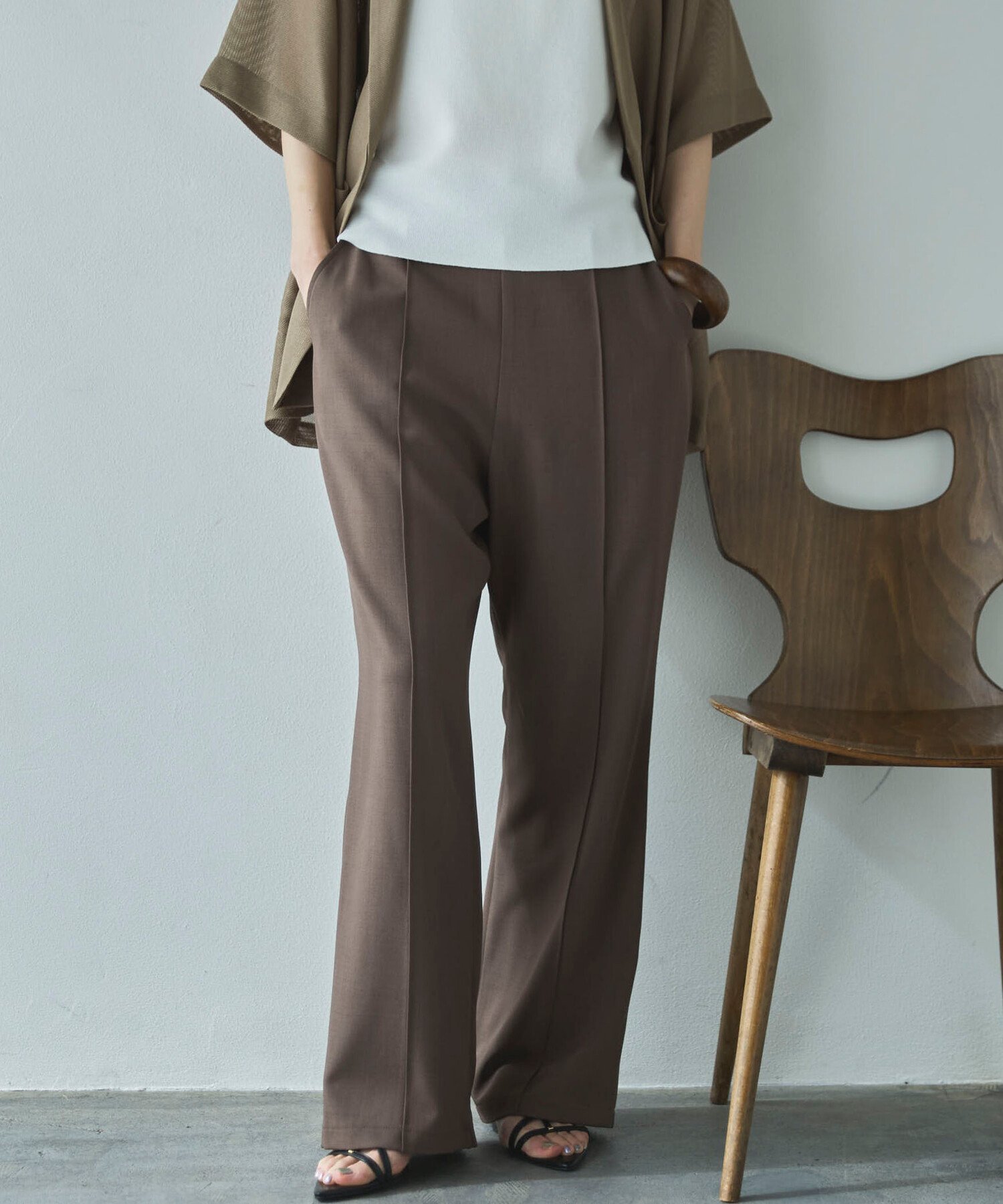 【SALE／40%OFF】DOUX ARCHIVES センターピンタックセミフレアパンツ ドゥアルシーヴ パンツ その他のパンツ ブラウン グレー ホワイト【送料無料】