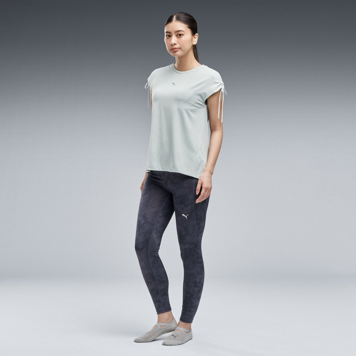 ウィメンズ ヨガ スタジオ 半袖 Tシャツ STUDIO SS TEE プーマ トップス カットソー・Tシャツ グリーン