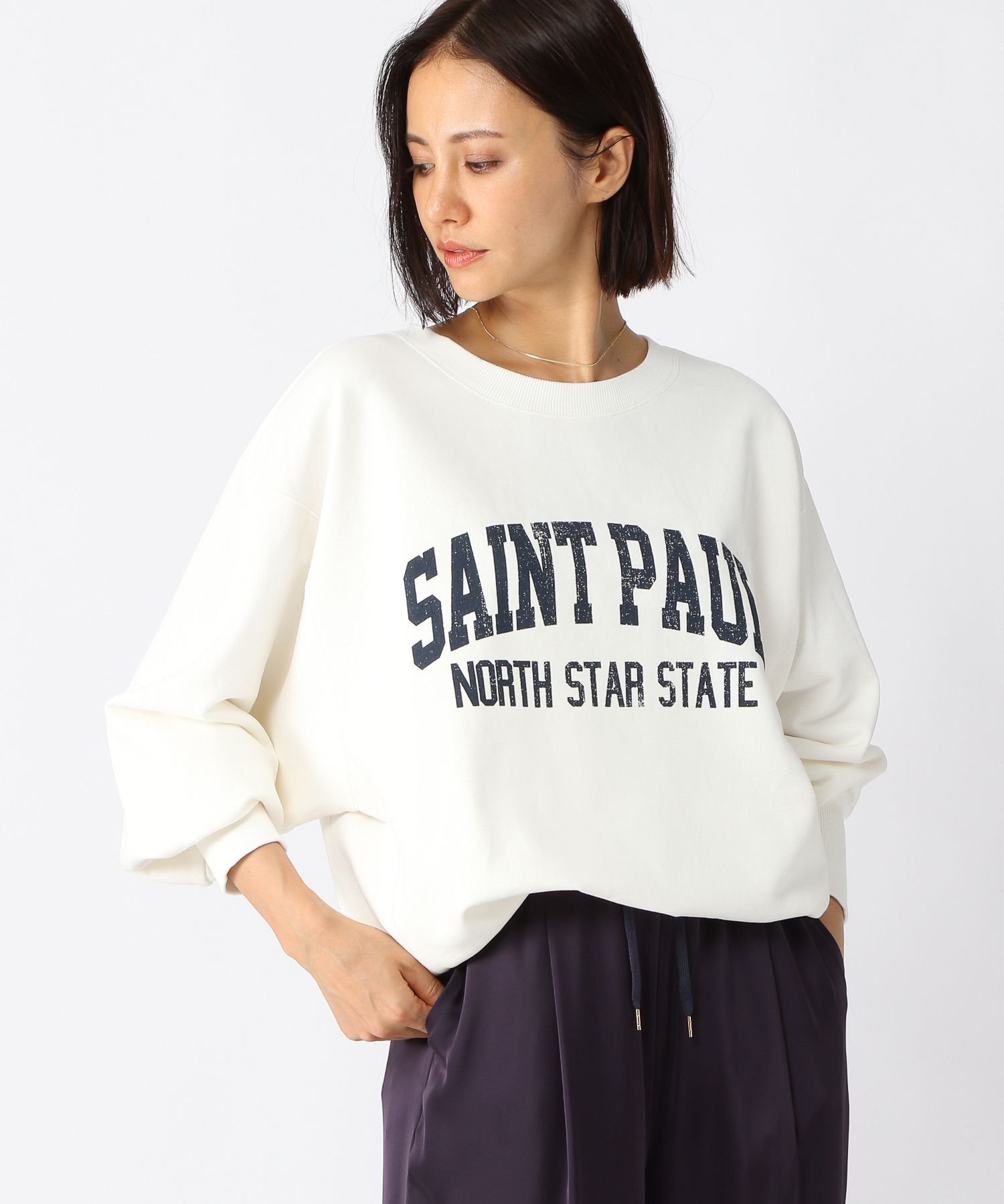 【SALE／60%OFF】BARNYARDSTORM (W)カレッジロゴトレーナー バンヤードストーム トップス スウェット・トレーナー ホワイト ベージュ【送料無料】のサムネイル