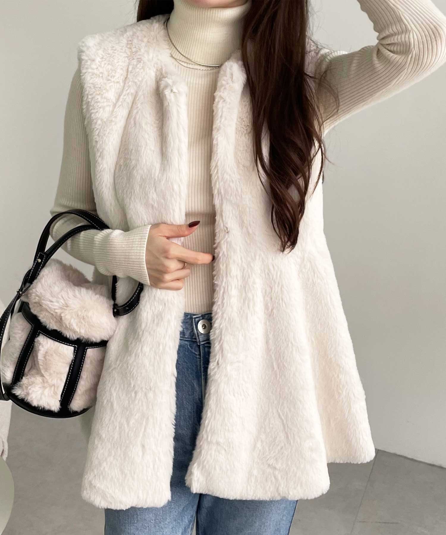 美品☆エポカ　ダウンベスト　ラビットファー　フード　切替　フレア　ペプラム 美品☆エポカ ダウンベスト ラビットファー フード 切替 フレア ペプラム