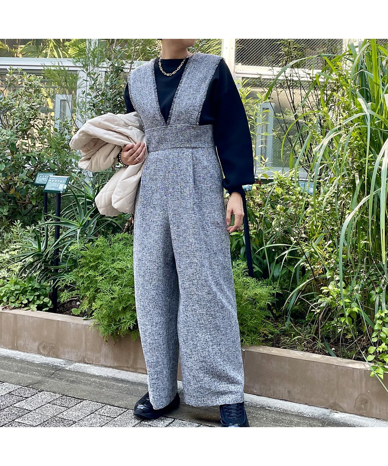 abahouse mavie 【大人のいちまんワンピ】ツィードオールインワン アバハウス マヴィ オールインワン・オーバーオール オーバーオール・サロペット グレー ブラック【送料無料】のサムネイル