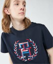 TOMMY HILFIGER (U)TOMMY HILFIGER(トミーヒルフィガー) ローレルモノグラムマルチカラーTシャツ トミーヒルフィガー トップス カットソー・Tシャツ ネイビー ベージュ グリーン【送料無料】