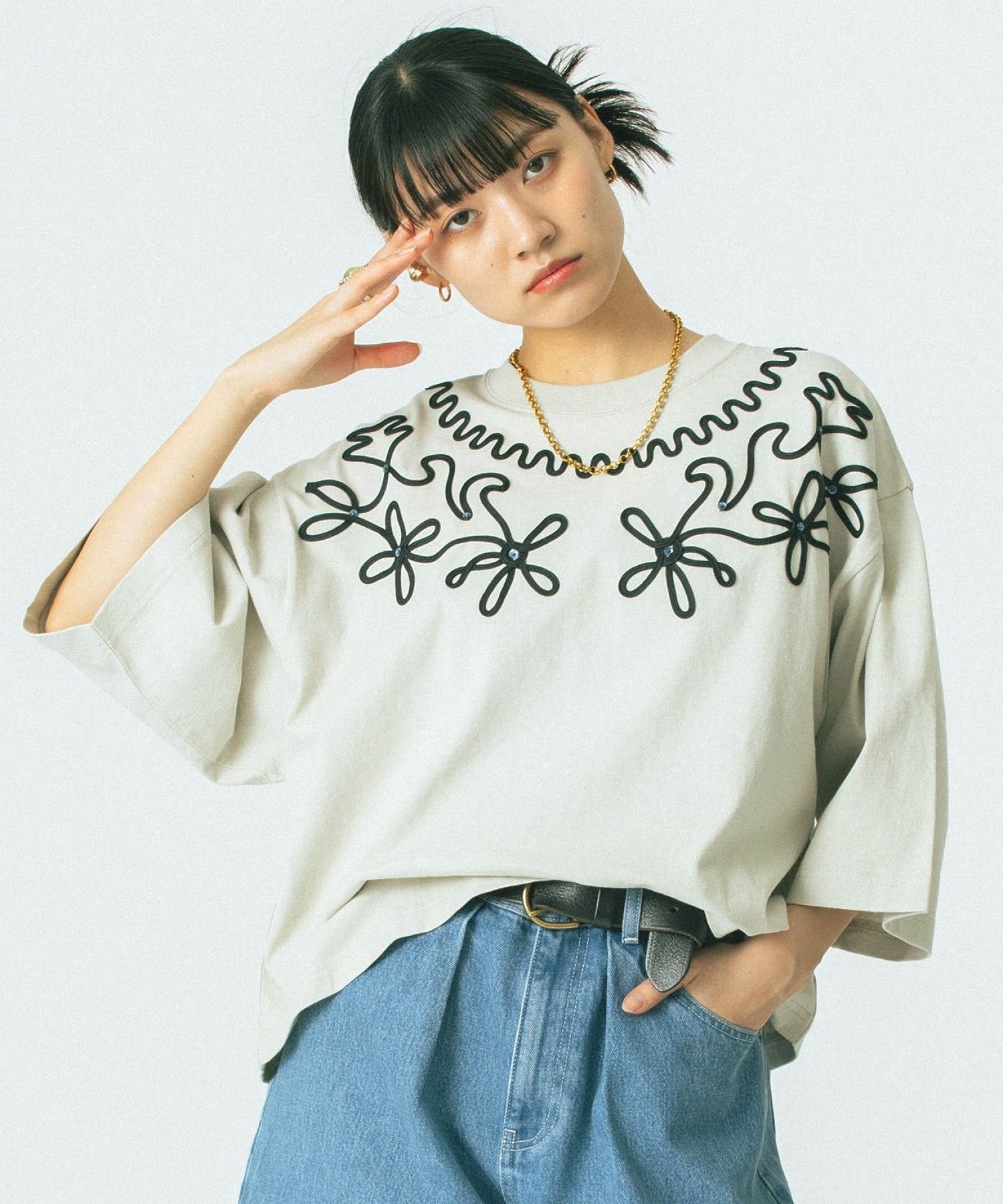 ROSE BUD EMBROIDERY H/S TEE ローズバッド トップス カットソー・Tシャツ ブラック ホワイト