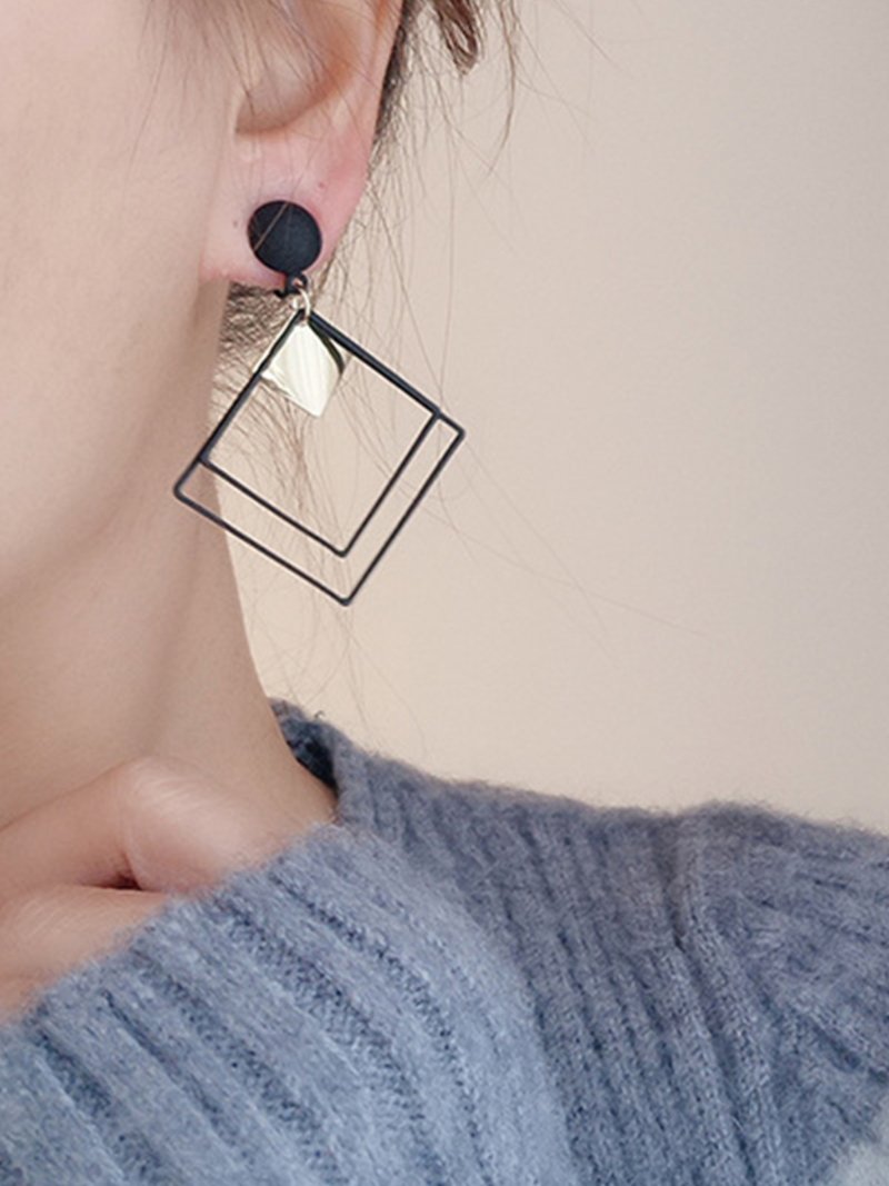 Coo+i/(W)ブラックスクエアデザインピアス スレンダー アクセサリー・腕時計 ピアス ブラック