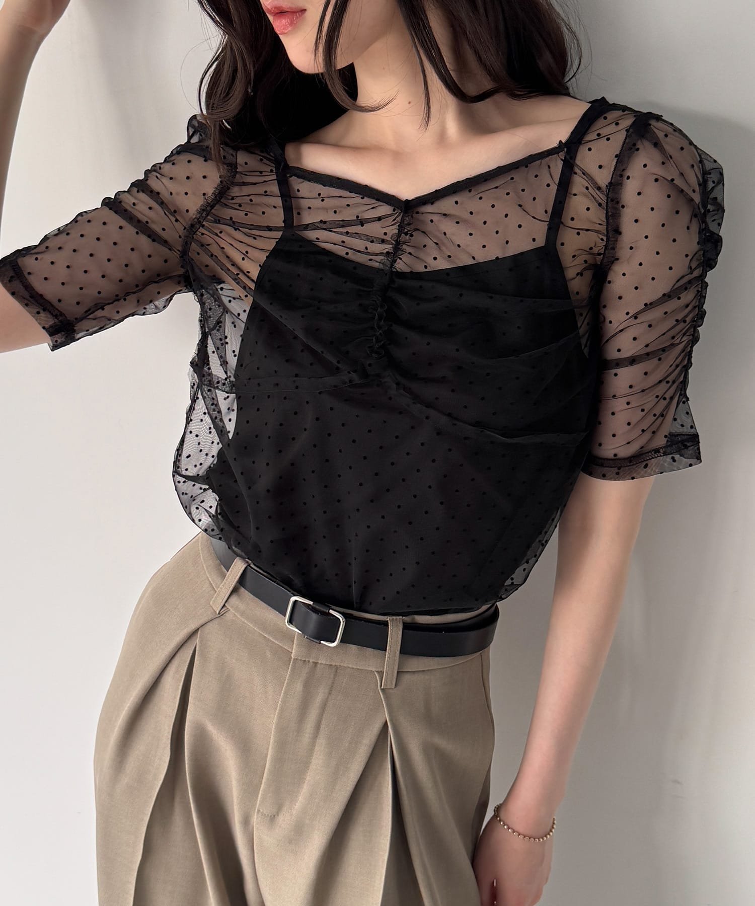 JUNOAH シアードットトップス(キャミセット) ジュノア トップス カットソー・Tシャツ ホワイト ブラック