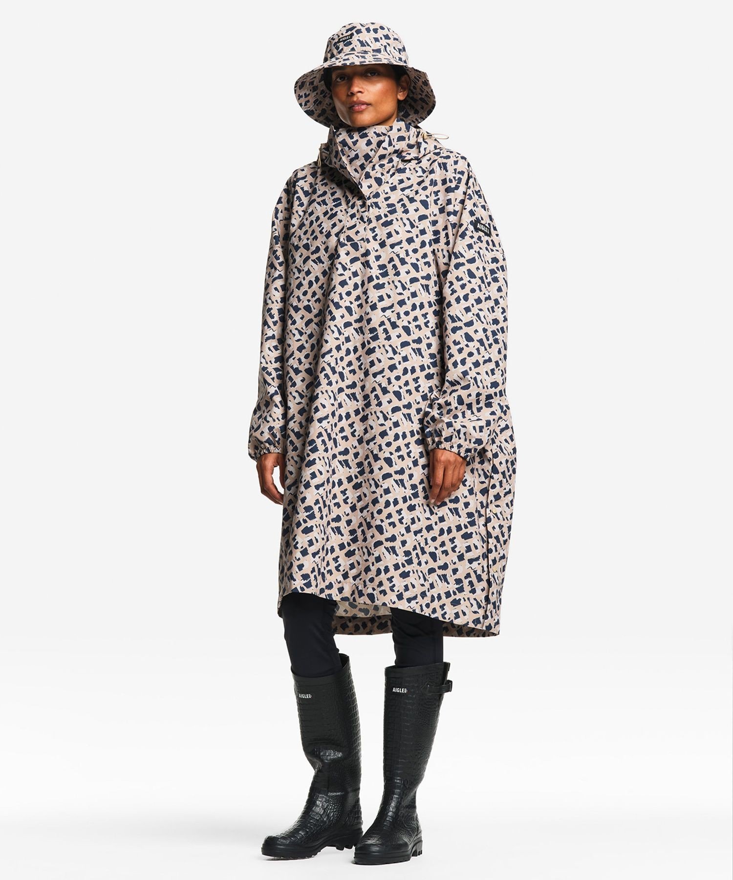 AIGLE 防水 軽量 パッカブルポンチョ エーグル ジャケット・アウター レインコート パープル ブルー ベージュ【送料無料】
