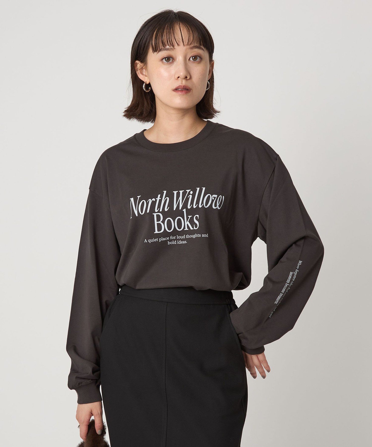 【SALE／50%OFF】UNITED ARROWS green label relaxing ブックストア ロゴ ロングスリーブ Tシャツ ユナイテッドアローズ アウトレット トップス カットソー・Tシャツ ホワイト グレー ブラウン stylife-15696199 Rakuten Fashion サンプル画像2