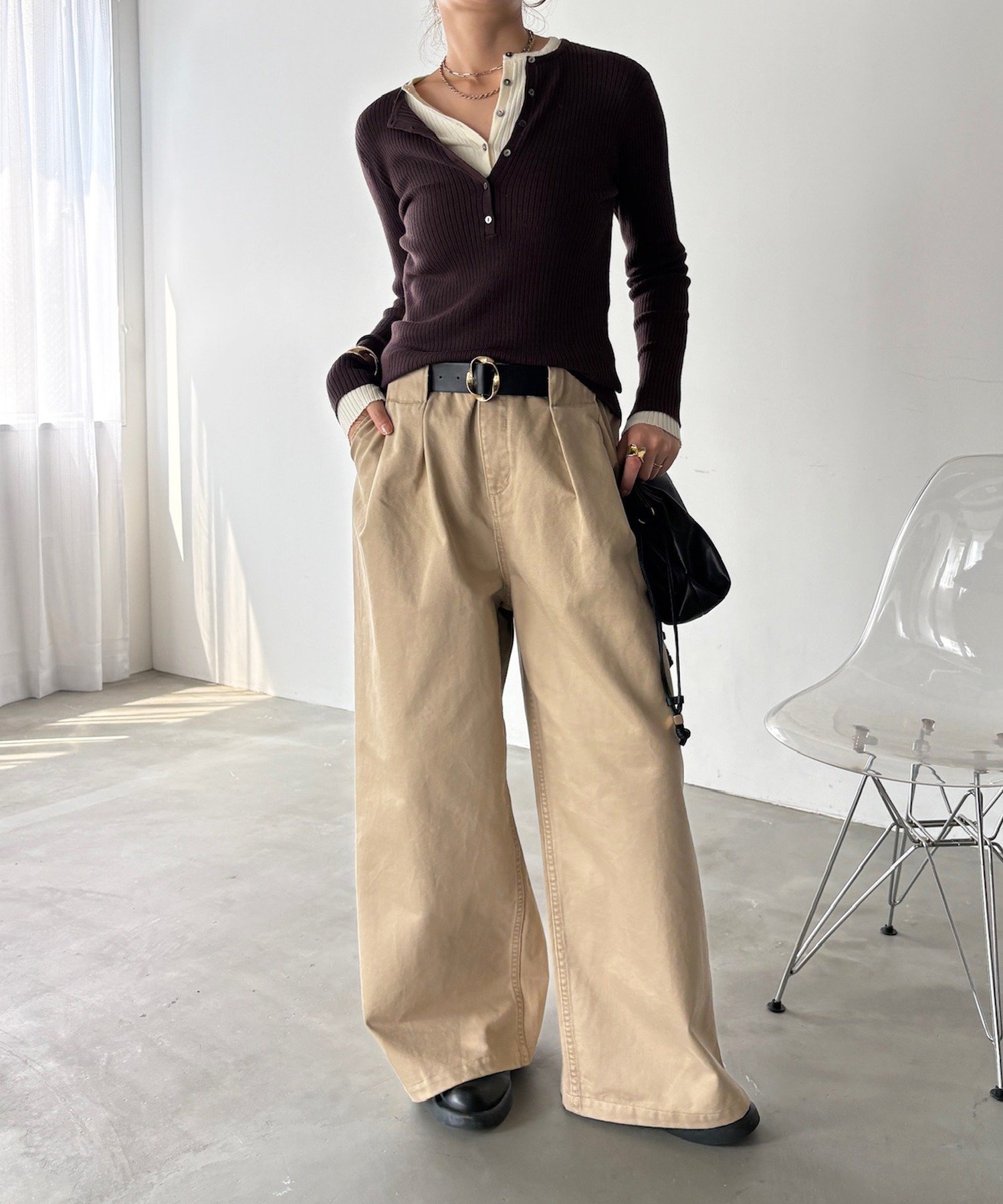 ベルト付タックチノパンツ ドゥドゥ パンツ その他のパンツ ベージュ