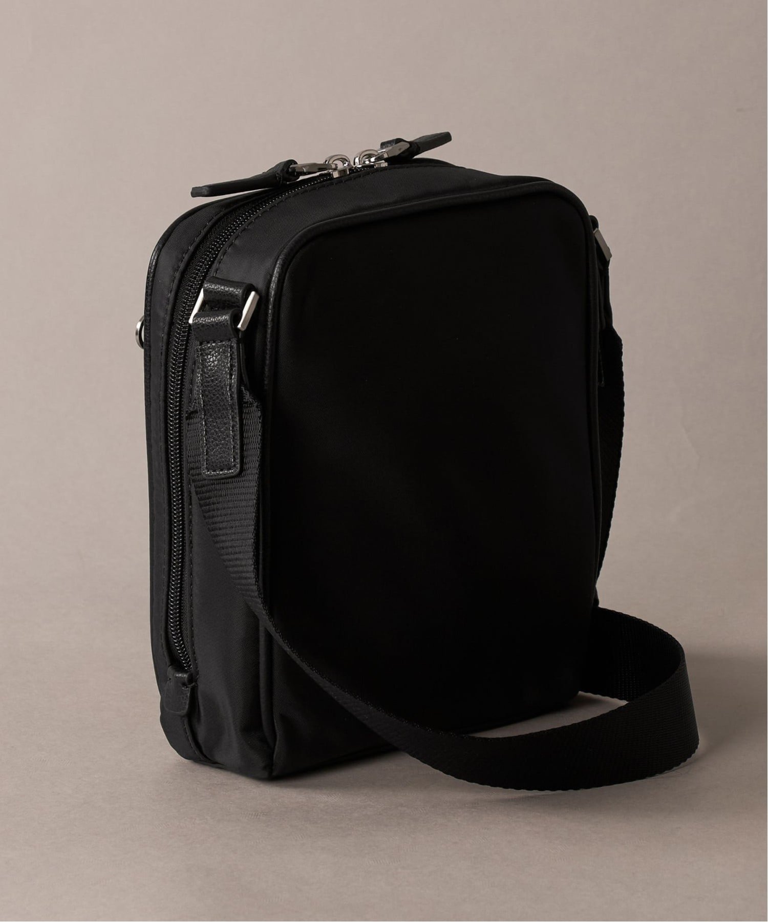 (M)【公式ショップ】 カルバンクライン クロスボディバッグ - スモールロゴリポーターバッグ Calvin Klein Jeans Accessory 4D3500G カルバン・クライン バッグ ボディバッグ・ウエストポーチ ブラック