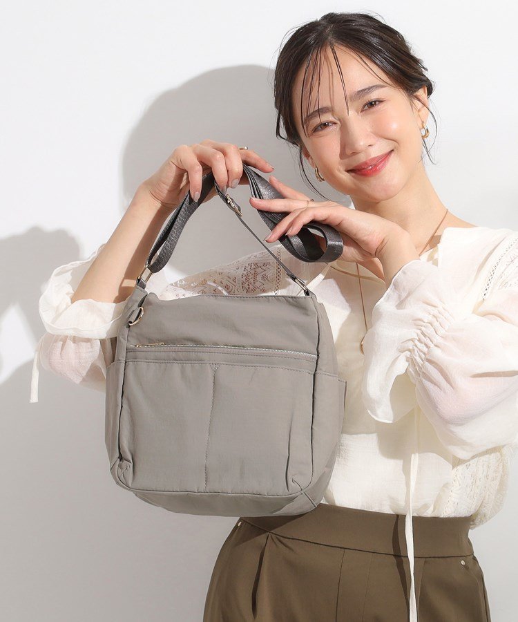 【SALE／10%OFF】SHOO・LA・RUE 【撥水】10ポケットショルダーバッグ シューラルー バッグ ショルダーバッグ グレー レッド パープル ブラック ブラウンのサムネイル