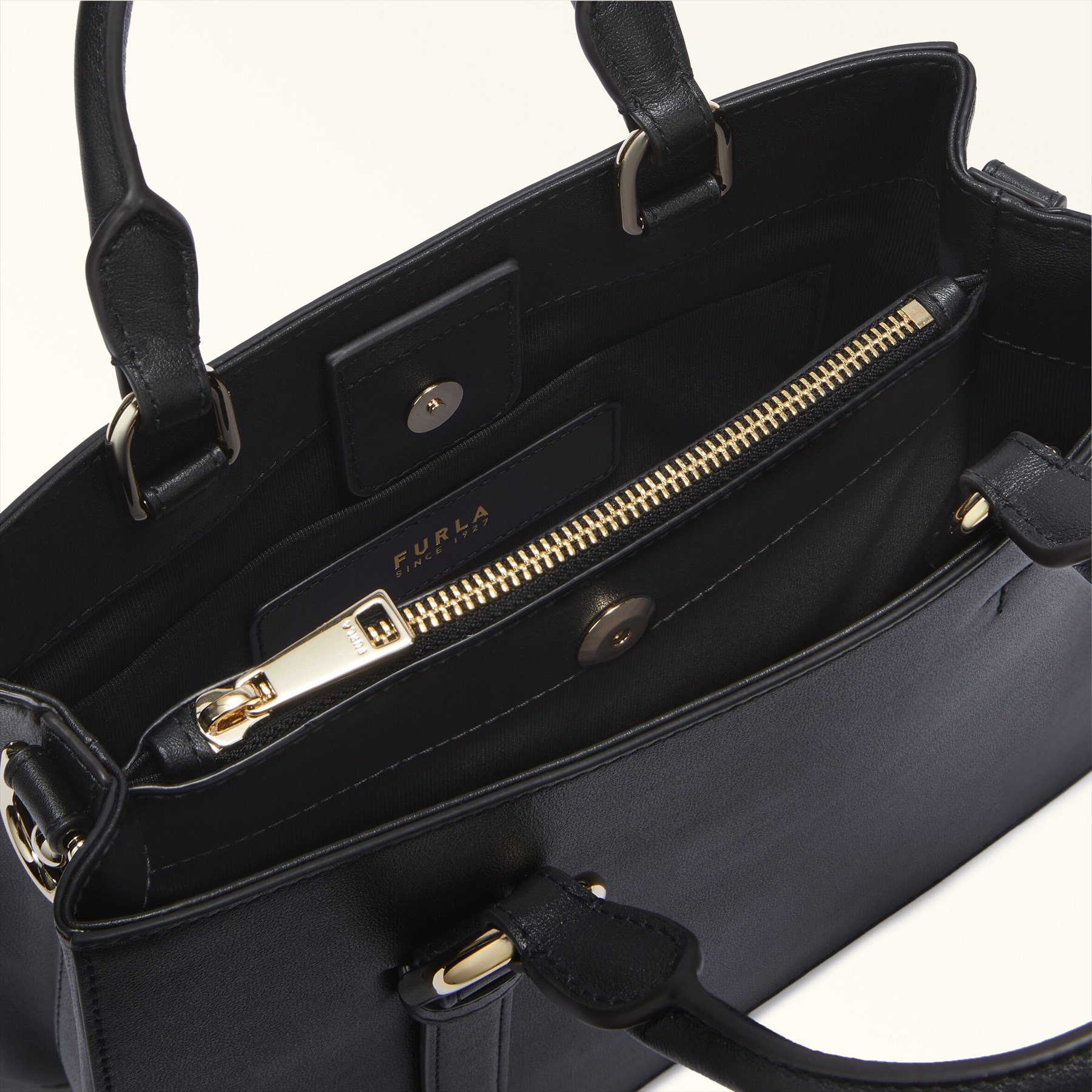 FURLA 【公式】FURLA NUVOLA M TOTE フルラ バッグ トートバッグ ブラック【送料無...