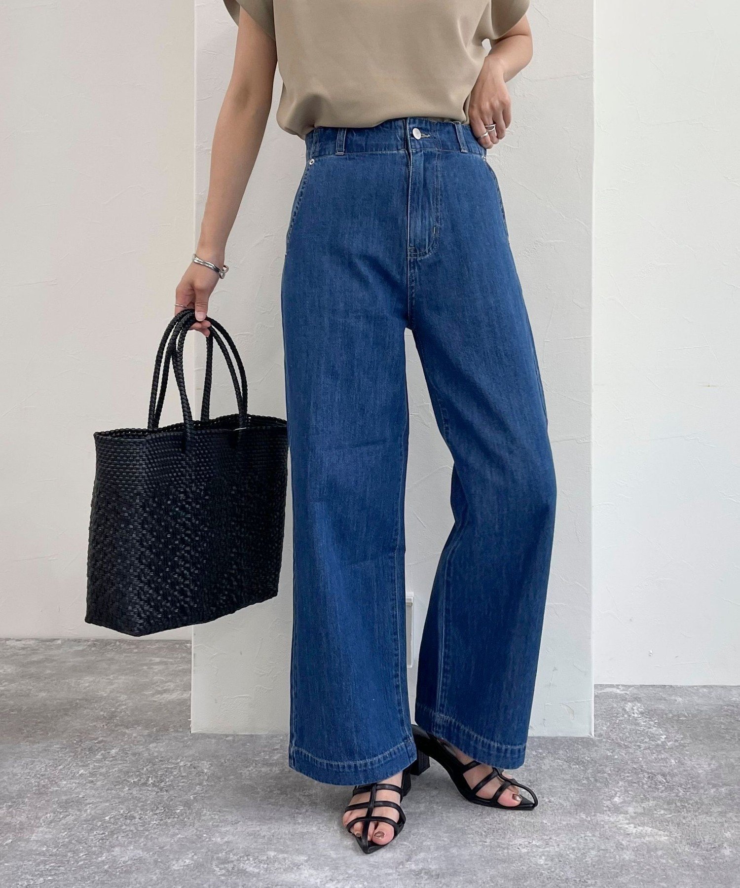 【SALE／20%OFF】fredy emue ライトオンスデニムセミワイドパンツ フレディ アンド グロスター パンツ ジーンズ・デニムパンツ ブルー【送料無料】のサムネイル