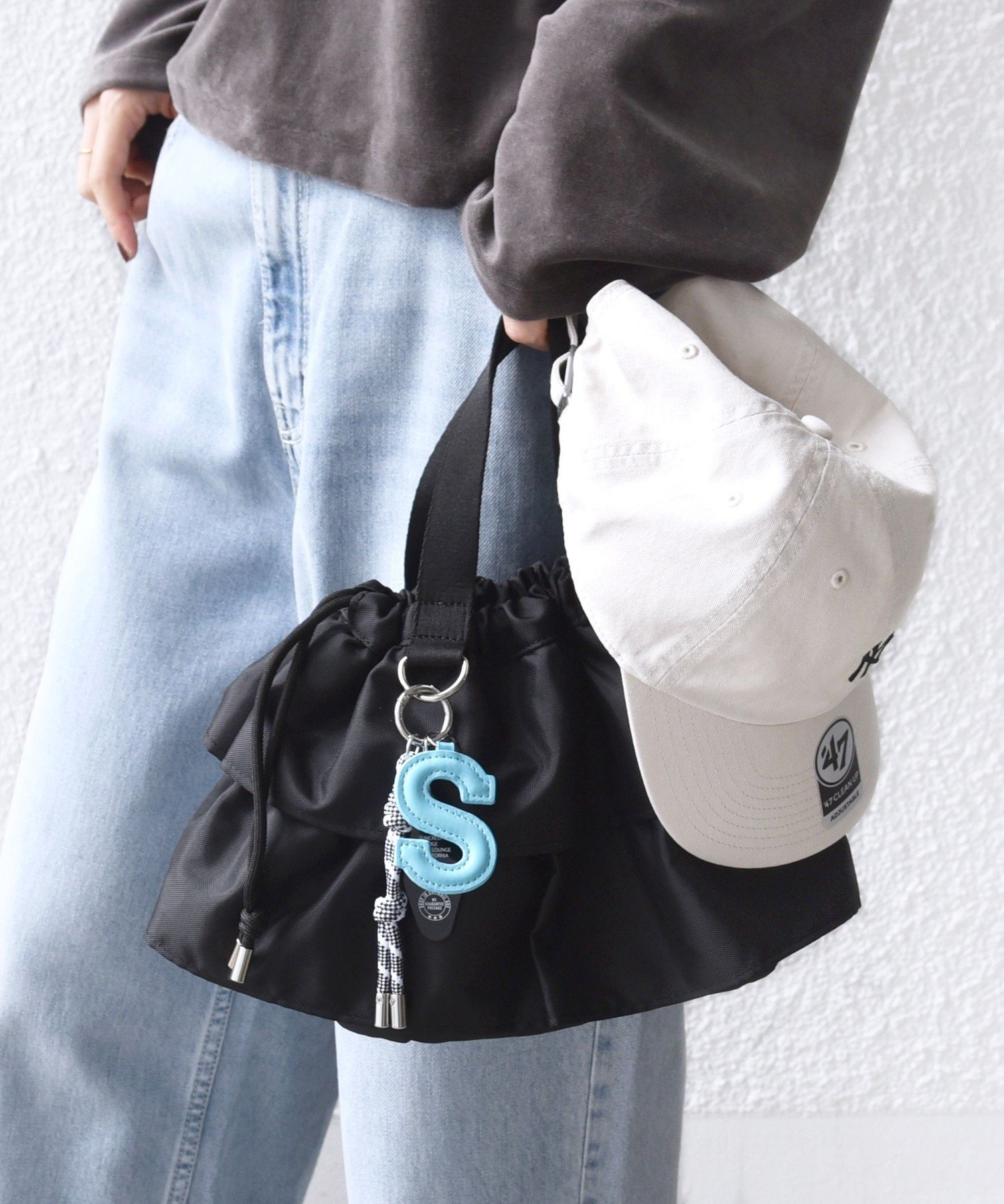 【SALE／10%OFF】SHIPS WOMEN 【WEB限定】チャーム 付き フリル 巾着 ショルダー シップス バッグ ショルダーバッグ ベージュ ブラウン グレー ブラック【送料無料】