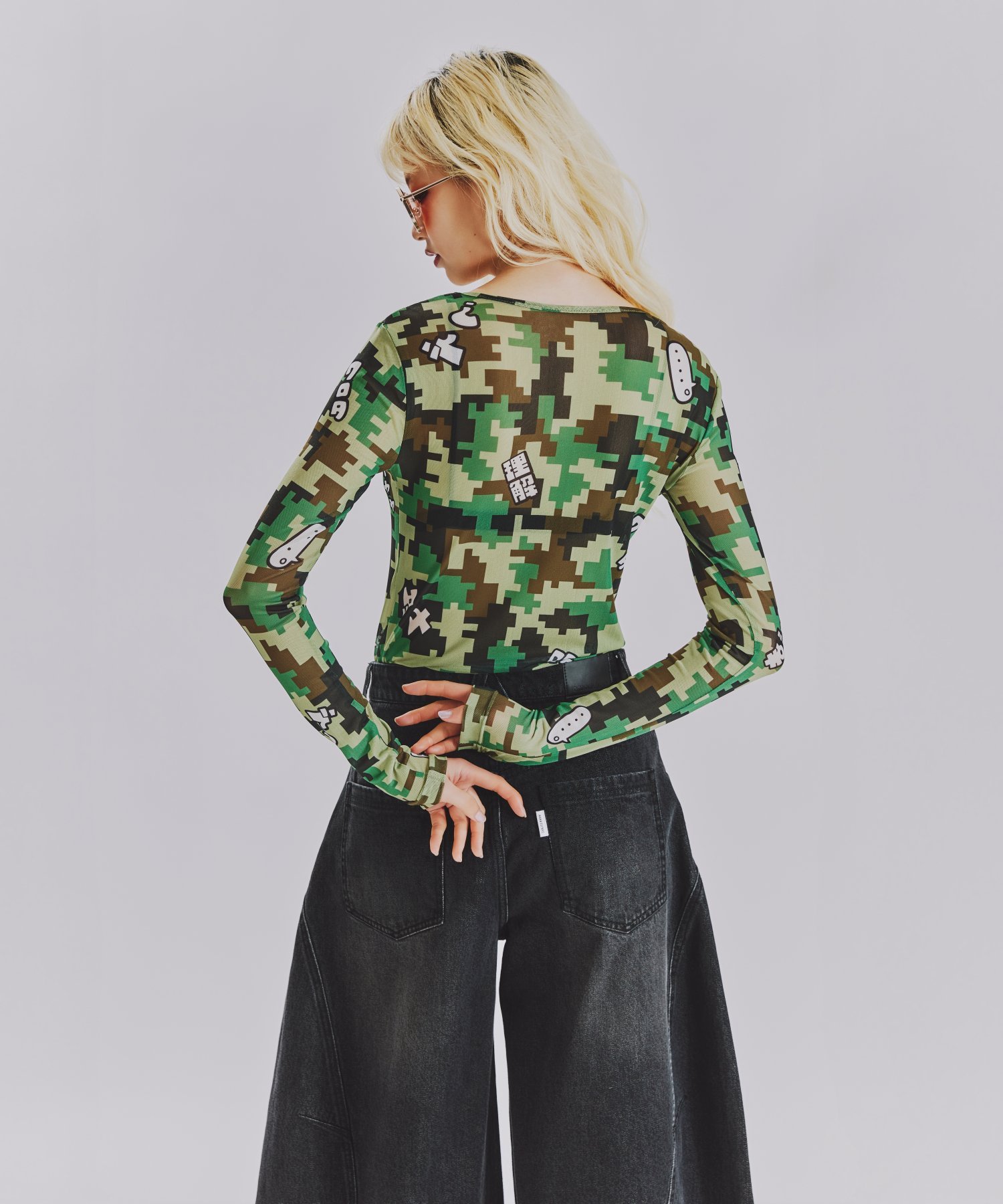 【anna sui nyc】TERA つぶやきCAMOメッシュトップス アナ スイ トップス カットソー・Tシャツ カーキグリーン