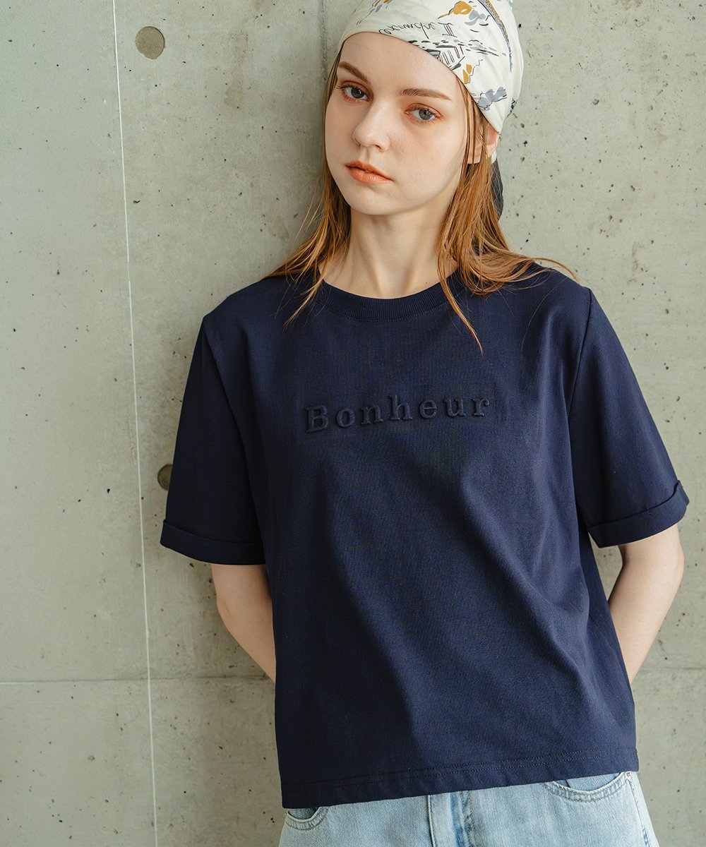 Maison INNESS 綿100%エンボスロゴクロップド丈こなれTシャツ メゾンアイネス トップス カットソー・Tシャツ ネイビー グレー