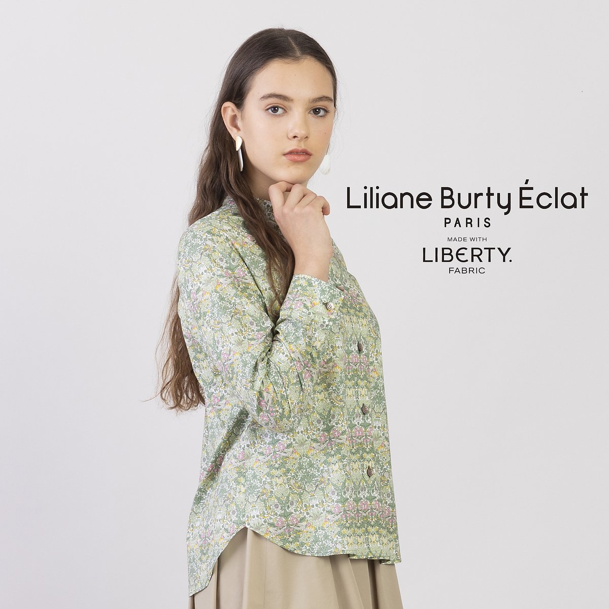 Liliane Burty Eclat リバティ ストロベリーシーフプリントブラウス リリアンビューティ エクラ トップス シャツ・ブラウス グリーン ブルー