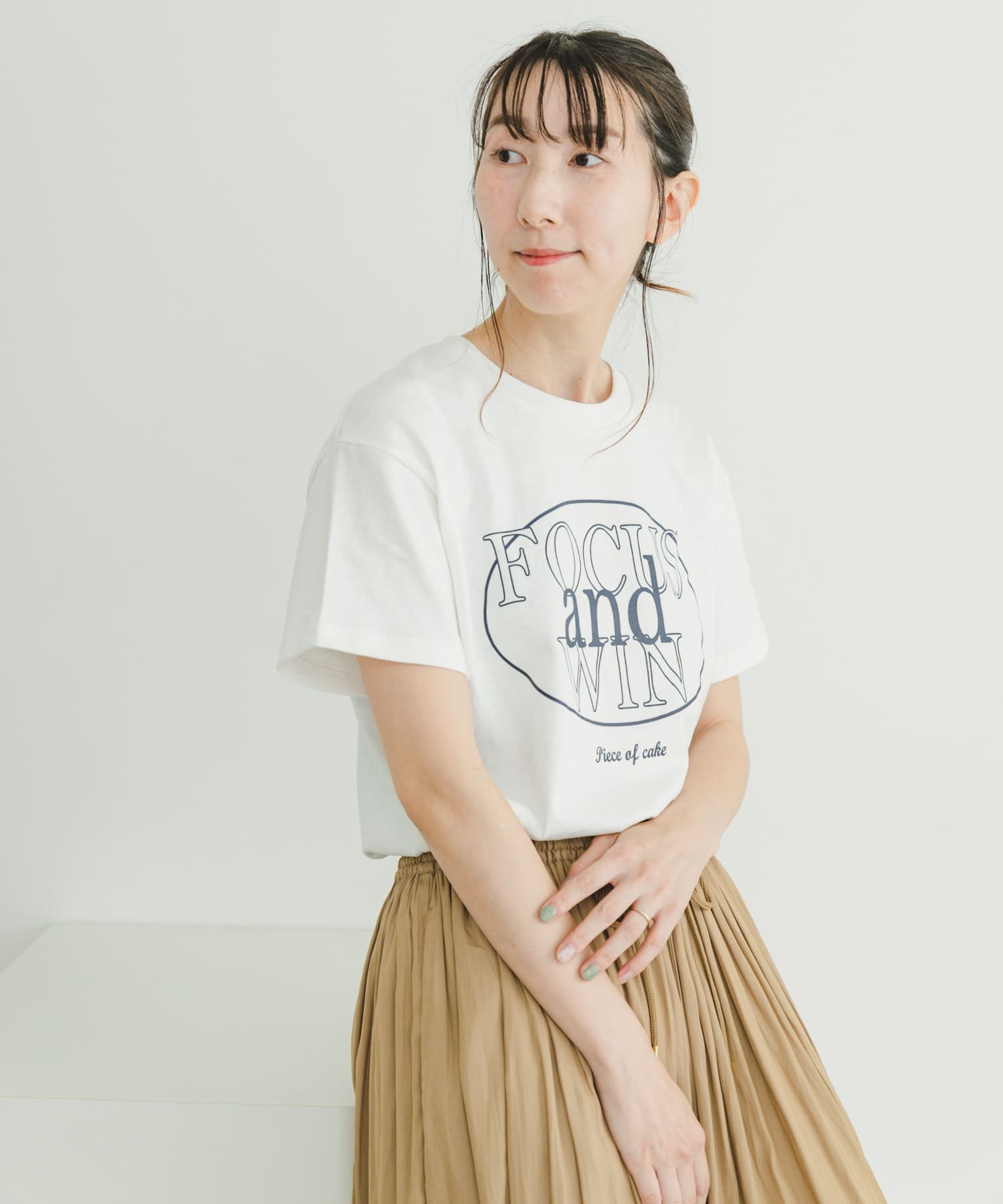 【SALE／55%OFF】URBAN RESEARCH ITEMS ロゴビッグ半袖Tシャツ アーバンリサーチアイテムズ トップス カットソー・Tシャツ ホワイト ピンク グレーのサムネイル