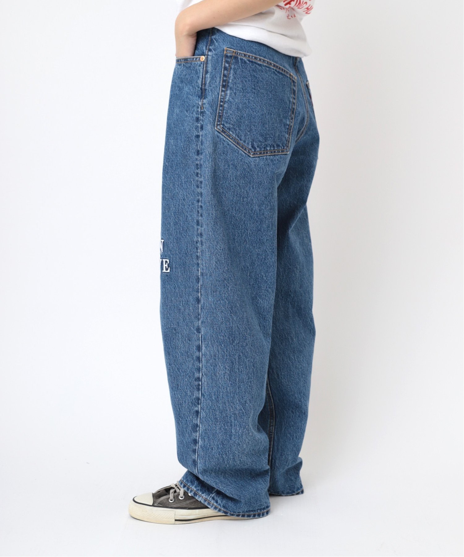 RNA R4319 ALT刺繍ワイドストレート アールエヌエー パンツ その他のパンツ ブルー