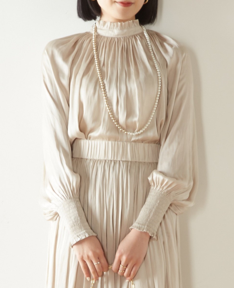 【SALE／70%OFF】TIARA ヴィンテージサテン2WAYブラウス ティアラ トップス シャツ・ブラウス ホワイト オレンジ グレー【送料無料】のサムネイル