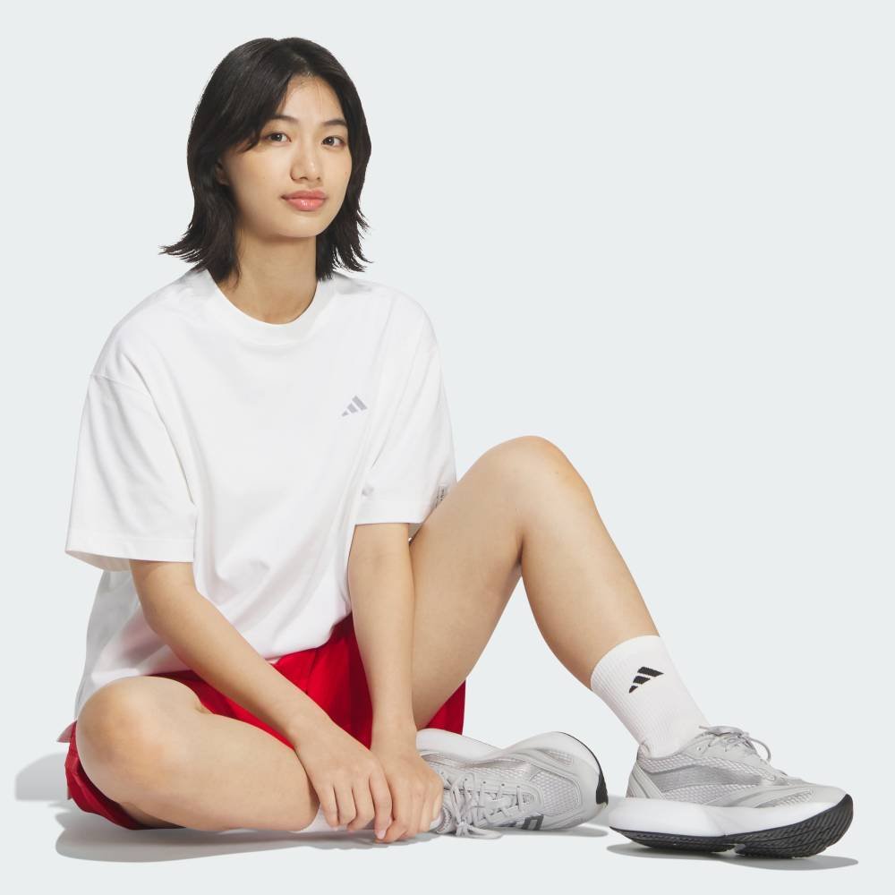 【公式】アディダス adidas 返品可 エッセンシャルズ プラス スモールロゴ ルーズフィット半袖Tシャツ アディダス トップス カットソー・Tシャツ ホワイト