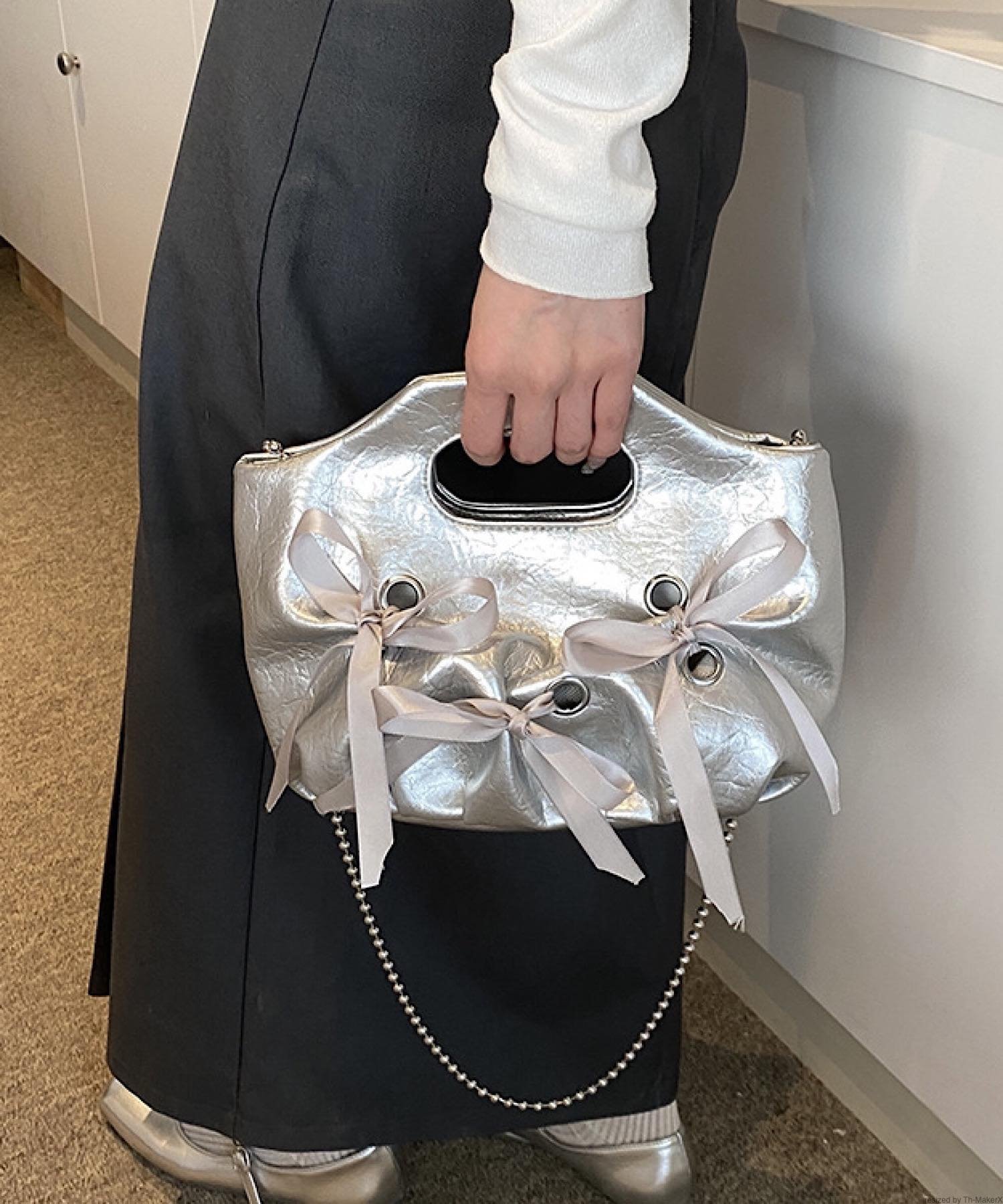 【SALE／70%OFF】Liaa Liaa/(W)メタリックリボン ハンド ショルダーバッグ ミニョントレフル ルームヨンマルサンセレクティッド バッグ ショルダーバッグ シルバー