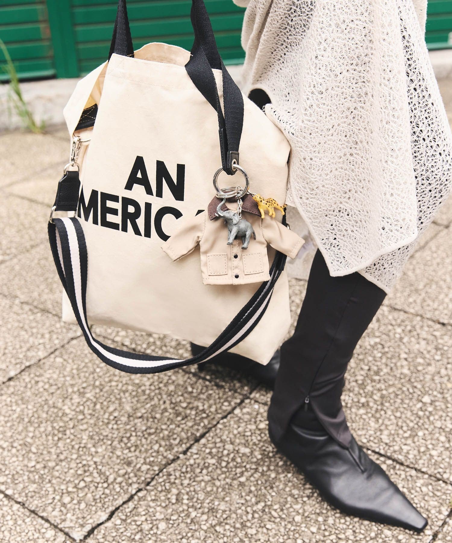 【SALE／50%OFF】SALON adam et rope' 【Americana(アメリカーナ) for SALON】カバーオールチャーム サロン アダム エ ロペ ファッション雑貨 チャーム・キーチェーン グレー イエロー