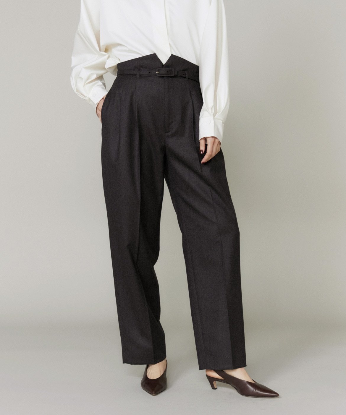 la veille by SUPERIOR CLOSET 《大きいサイズ》ハイウエストベルト付きパンツ イネド パンツ スラックス・ドレスパンツ グレー