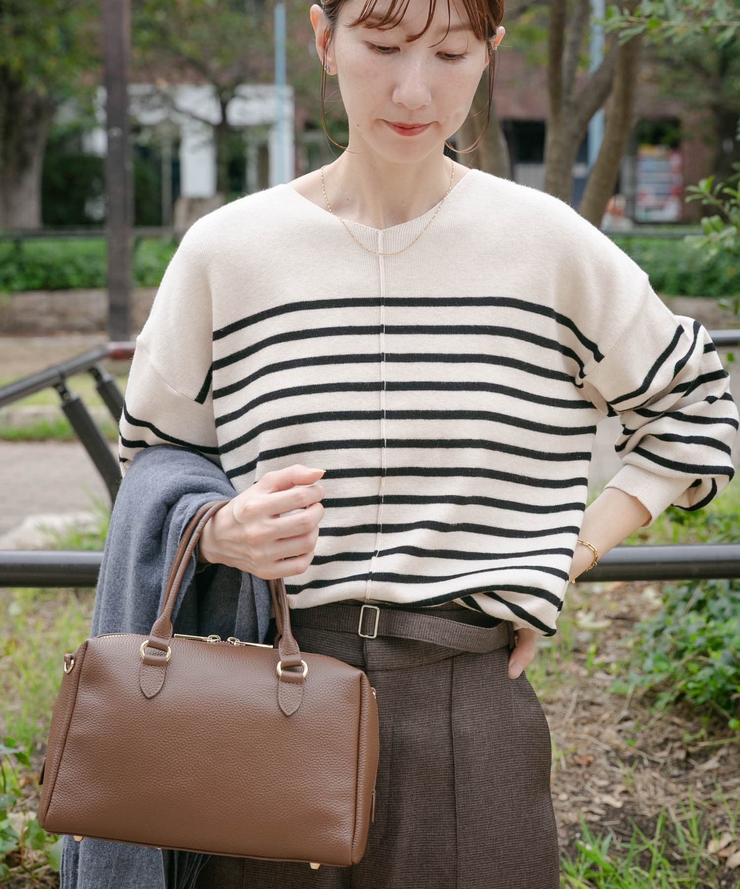 【SALE／29%OFF】URBAN RESEARCH ITEMS 『洗濯可』アウトリンキングVネックニット アーバンリサーチアイテムズ トップス ニット