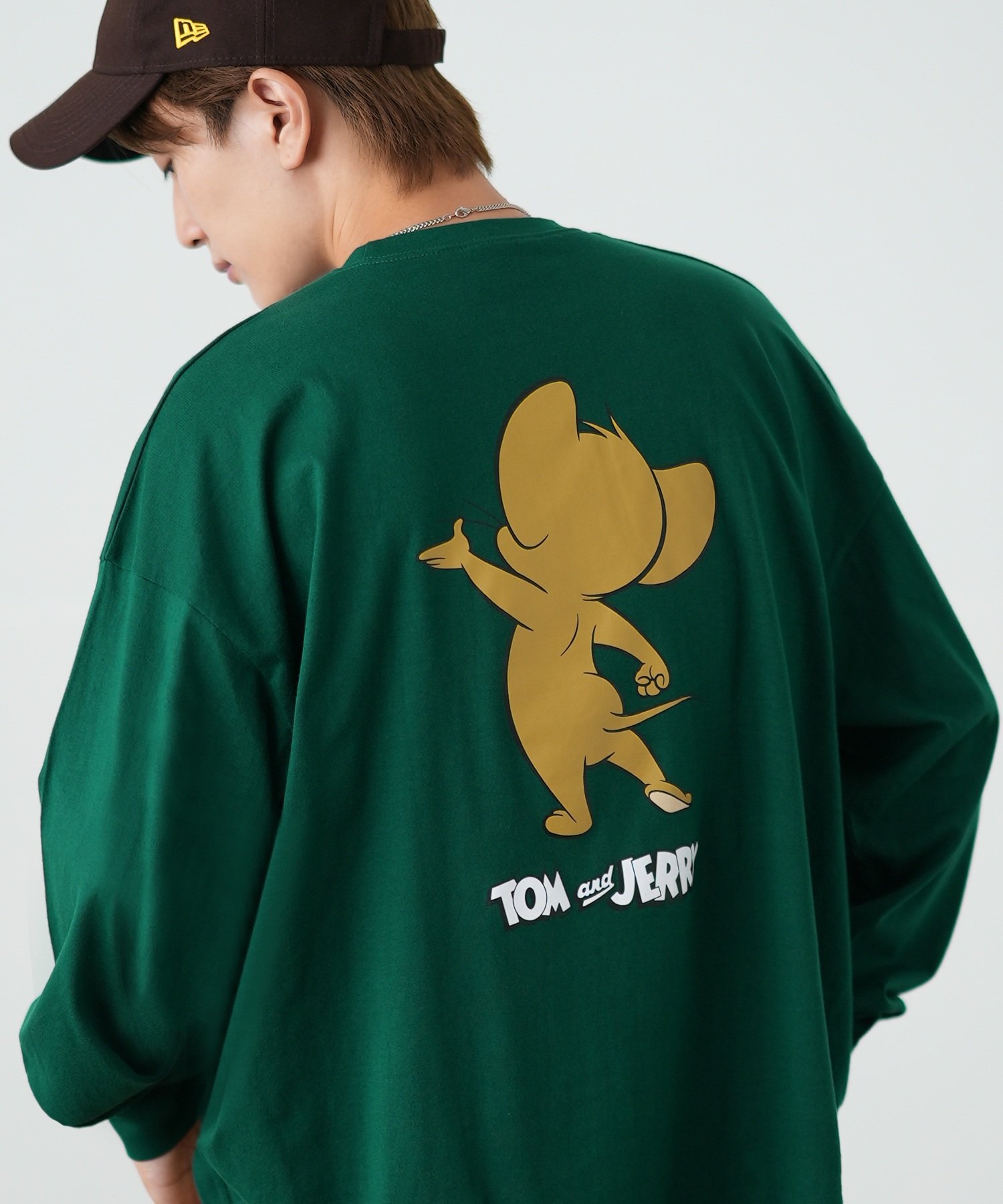 【SALE/48% OFF】improves TOM&JERRY Print Long-Sleeve T-Shirt (White, Green, Gray)