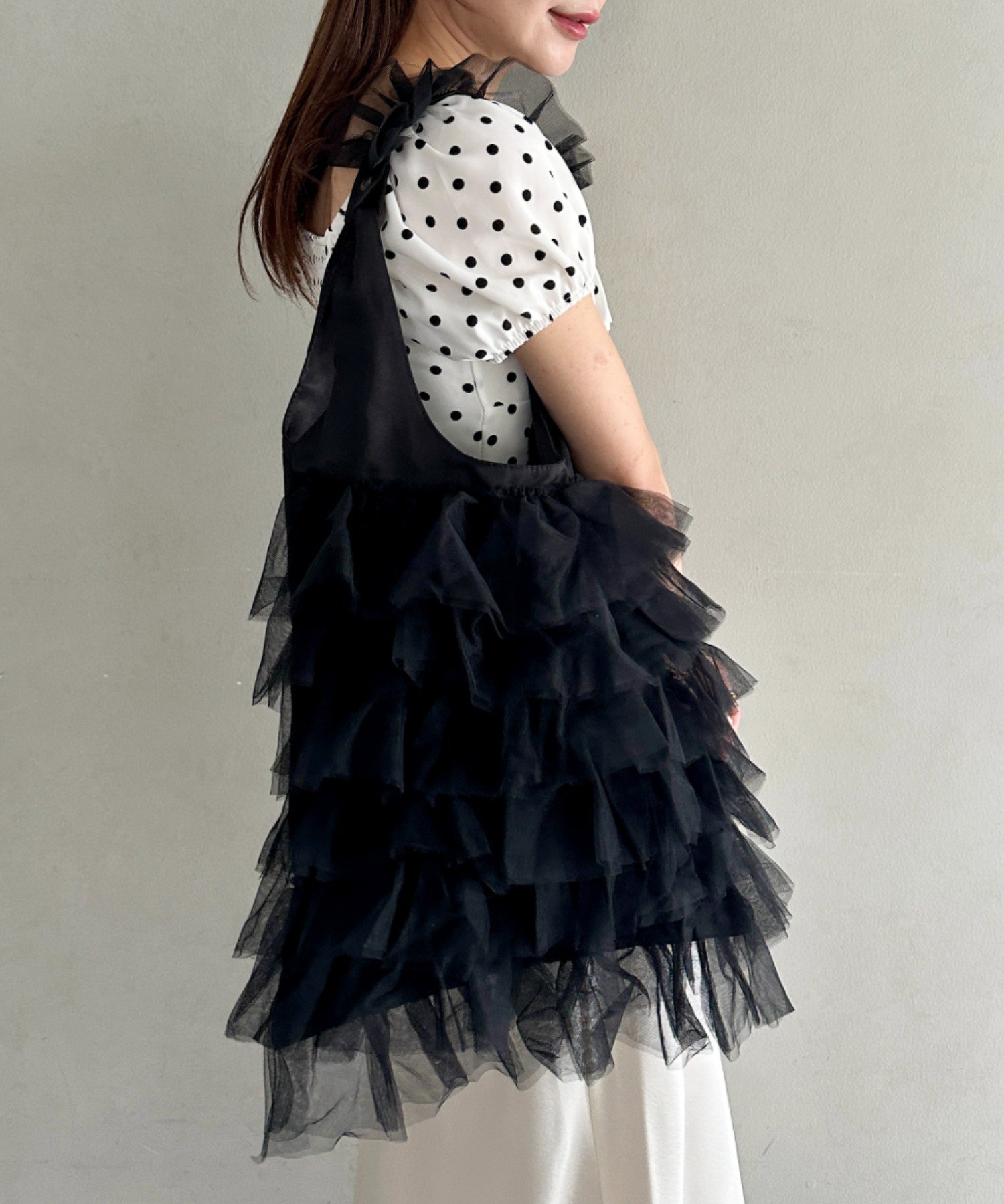 【SALE／20%OFF】MYMOOD. 【A4収納可◎/通勤にぴったり】チュールフリルトートバッグ アウトフィッターラボ バッグ トートバッグ ピンク ホワイト グレー ブラック【送料無料】
