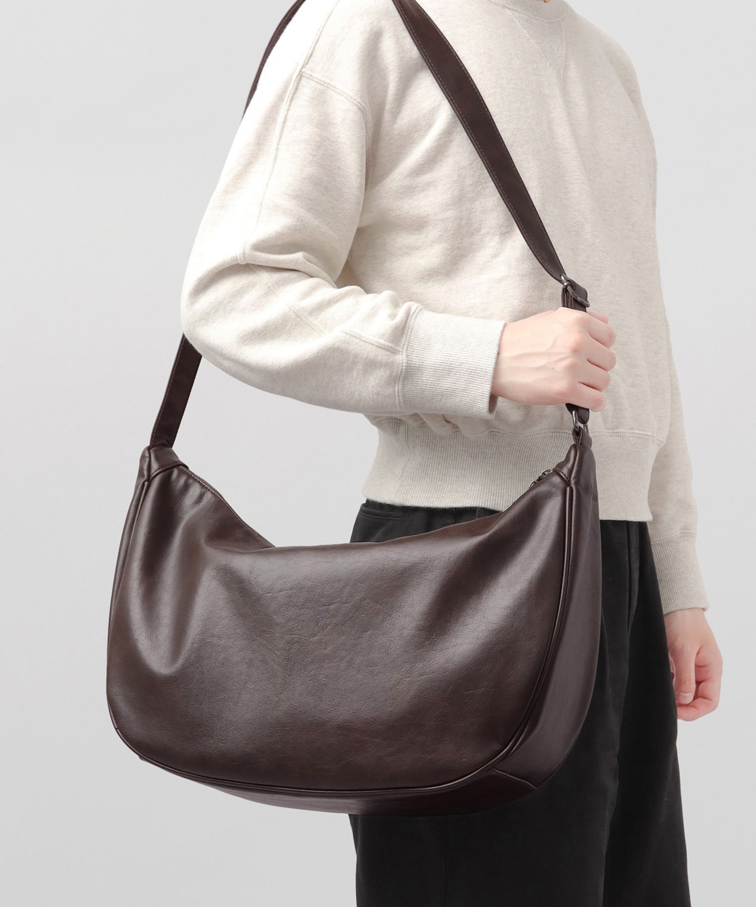 fulcro fulcro ショルダーバッグ メンズ A4 大容量 斜め掛け エー.エム.エス. バッグ ショルダーバッグ ブラック【送料無料】