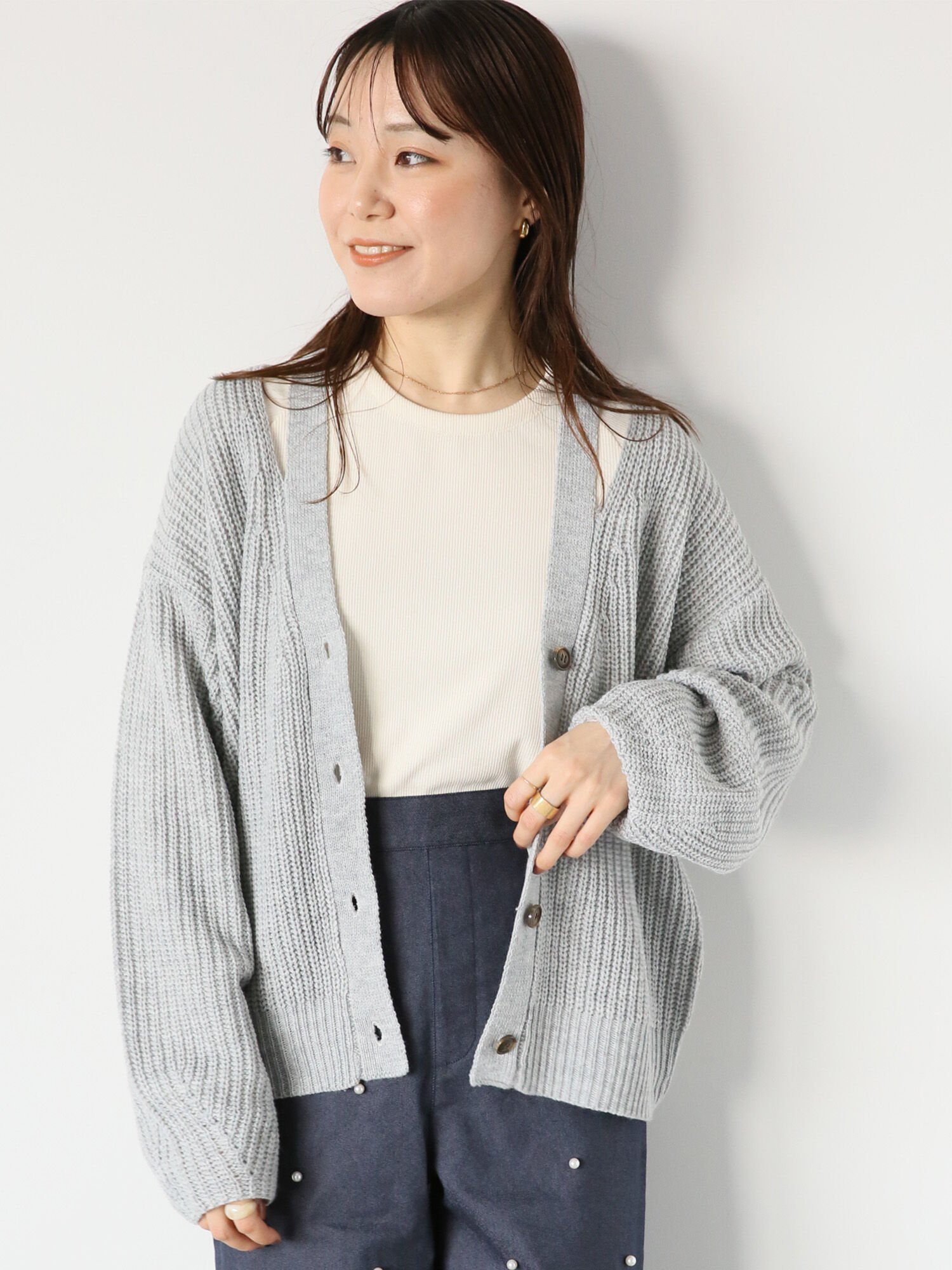 【SALE／66%OFF】ehka sopo カットアウトVネックカーディガン エヘカソポ トップス カーディガン グレー ホワイト グリーン ピンクのサムネイル