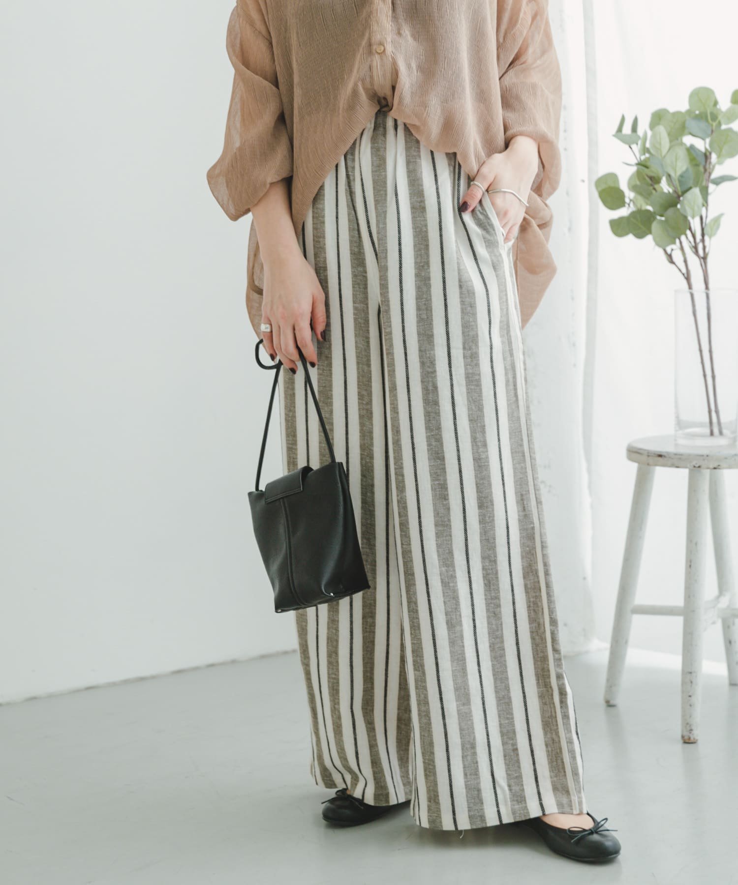 ITEMS リネンレーヨンワイドパンツ アーバンリサーチアイテムズ パンツ その他のパンツ ブラウン ホワイト ネイビー【送料無料】のサムネイル