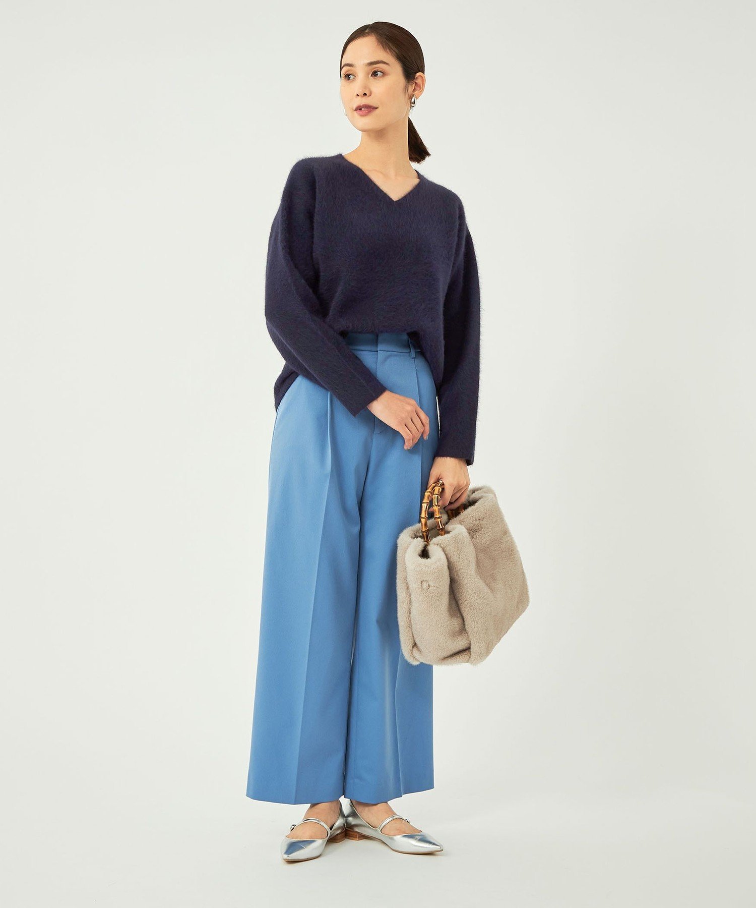 【SALE／40%OFF】UNITED ARROWS green label relaxing FOXブレンド フォルム Vネック プルオーバー ニット ユナイテッドアローズ アウトレット トップス ニット ネイビー ホワイト ブルー【送料無料】のサムネイル