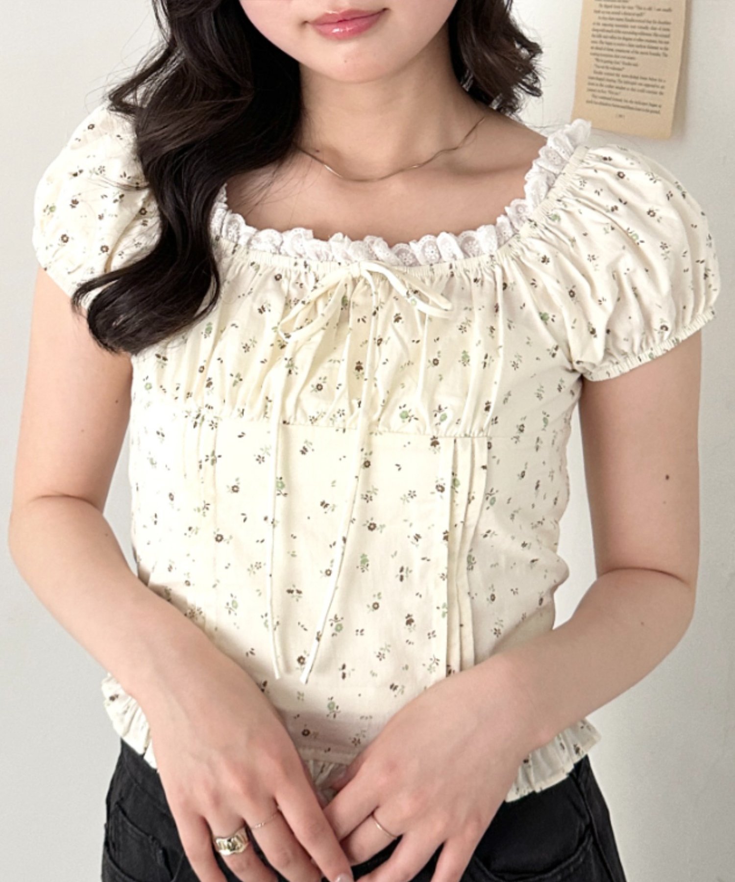 【SALE／30%OFF】CLEA タックフリル花柄レースブラウス アウトフィッターラボ トップス シャツ・ブラウス ホワイト