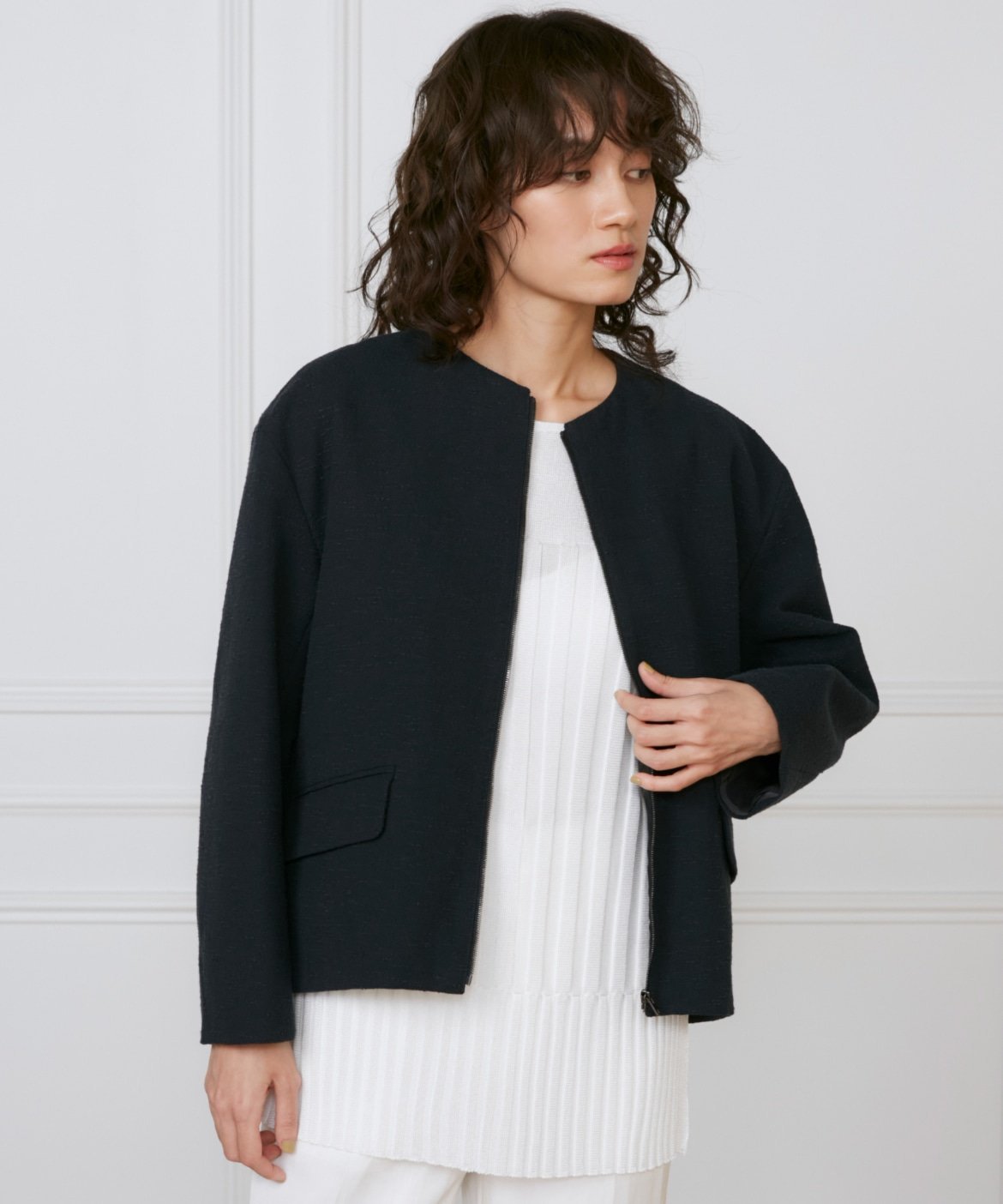 INED 《大きいサイズ》フロントジップブルゾン《la veille by SUPERIOR CLOSET》 イネド ジャケット・アウター ブルゾン・ジャンパー ネイビー