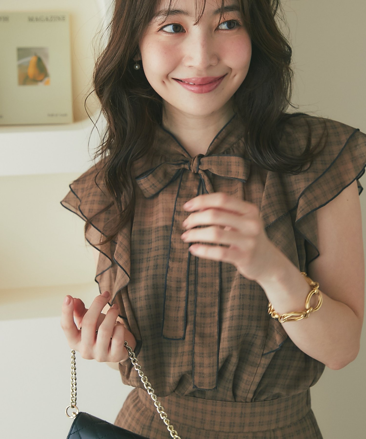 La boutique BonBon 【セット着用可能・愛されブラウス】スパンボイルチェックラッフルボウタイブラウス ラブティックボンボン トップス シャツ・ブラウス グレー ブラウン