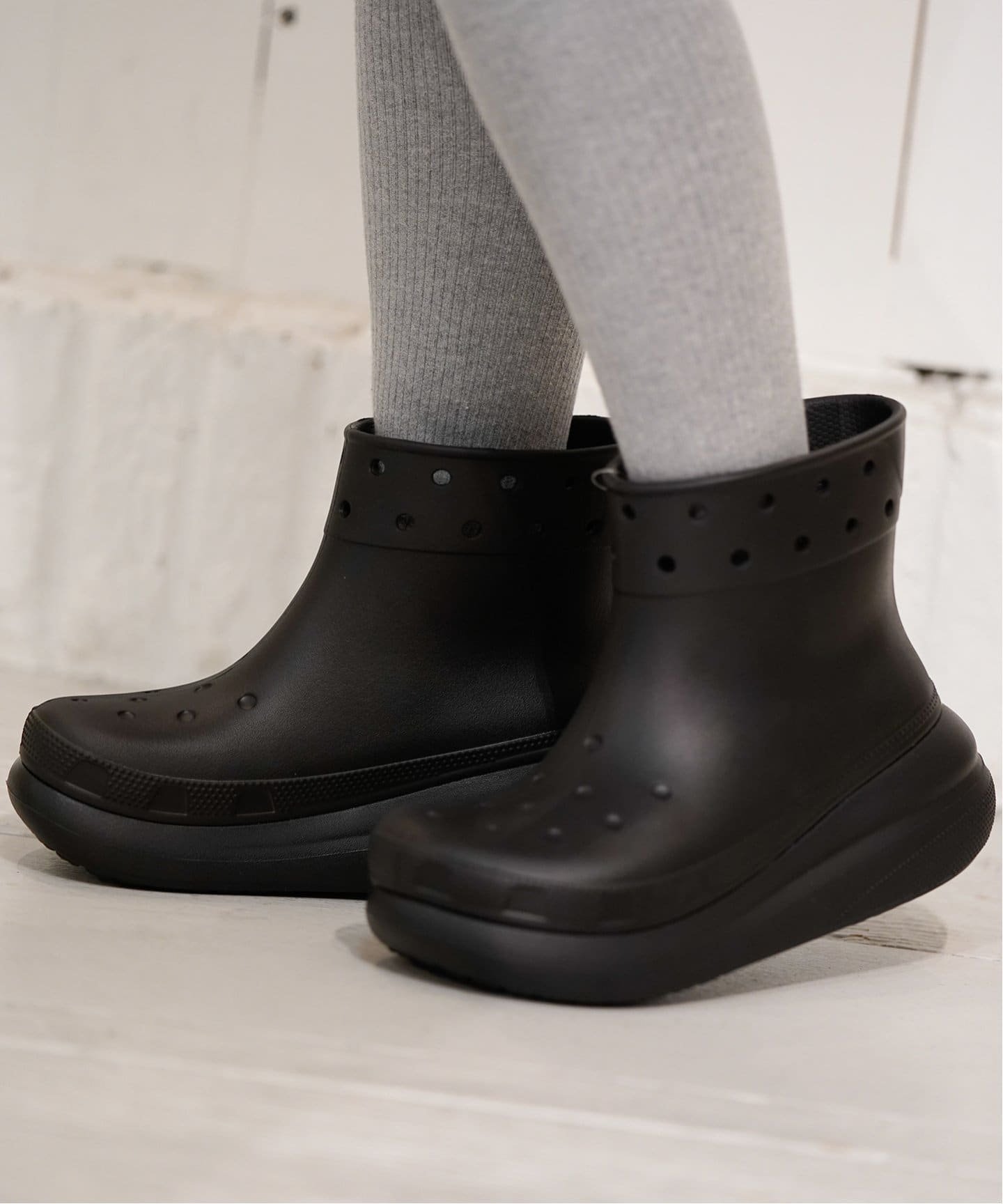 クロックス スノーブーツ レディース JOINT WORKS 【Crocs/クロックス】 CRUSH BOOT ジョイントワークス シューズ・靴 その他のシューズ・靴 ブラック ブラウン【送料無料】