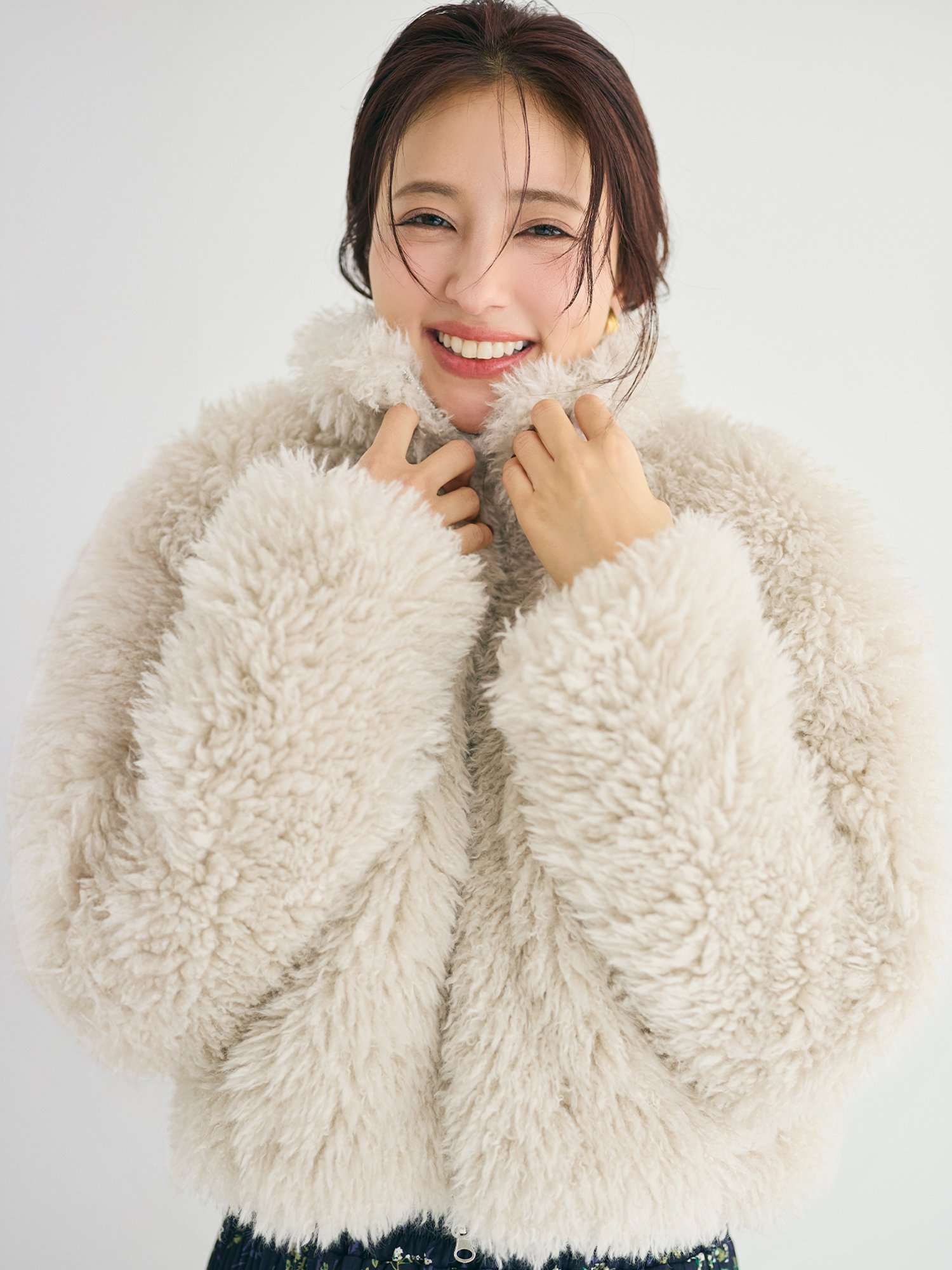 coca フェイクファーショートジャケット コカ ジャケット・アウター ブルゾン・ジャンパー グレーのサムネイル