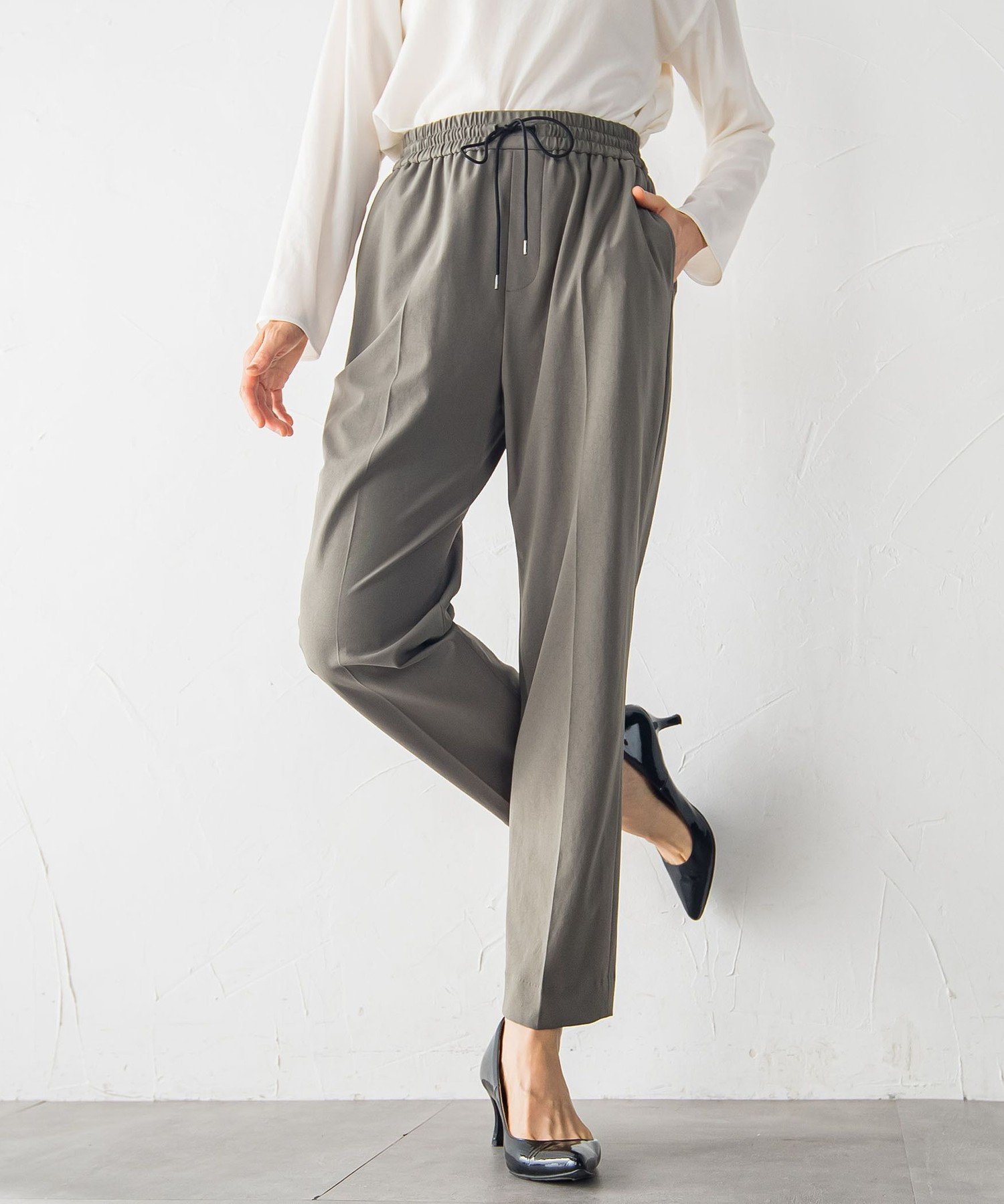 LAUTREAMONT 【WEB限定】Active Beautyテーパードパンツ≪13号・15号あり/洗濯機で洗える≫ ロートレアモン パンツ その他のパンツ ブラック ベージュ カーキグリーン【送料無料】のサムネイル