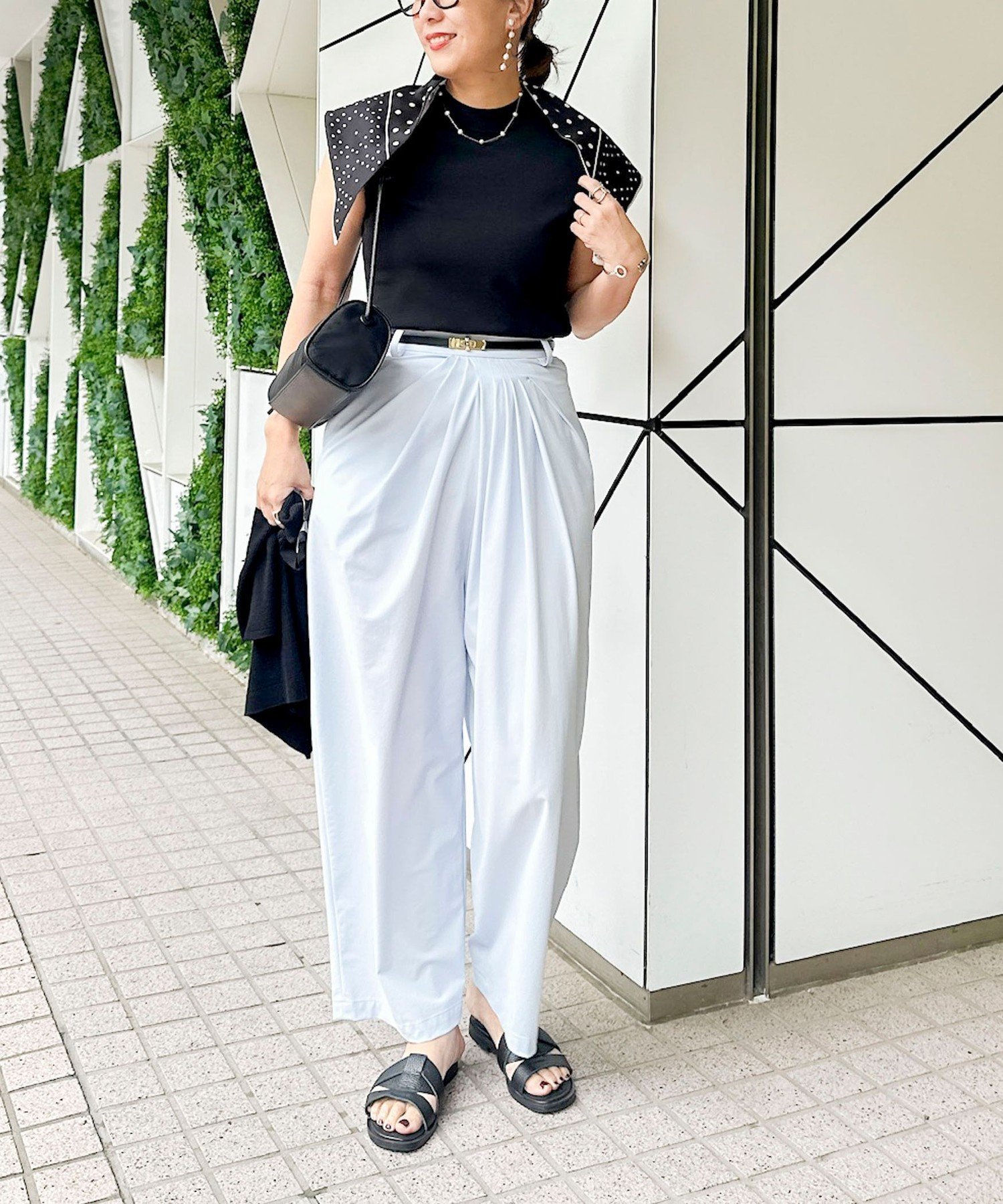 ウォッシャブルドライトリコットラップ風タックパンツ ノーリーズ パンツ その他のパンツ ブルー ブラック