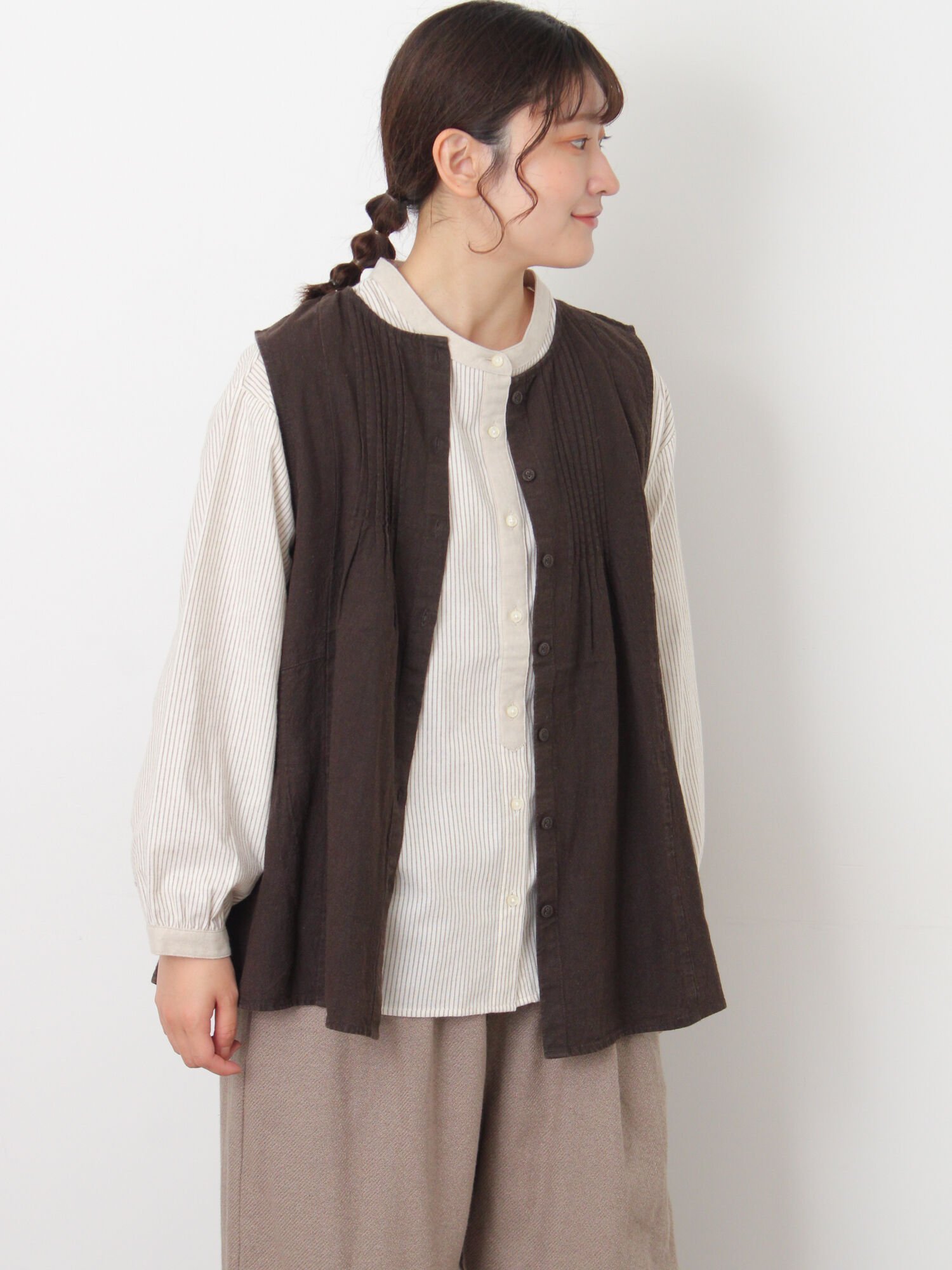 Samansa Mos2 【Cross*Linen】ピンタックベスト サマンサモスモス ジャケット・アウター ダウンジャケット・ダウンベスト ピンク グレー ベージュ【送料無料】のサムネイル