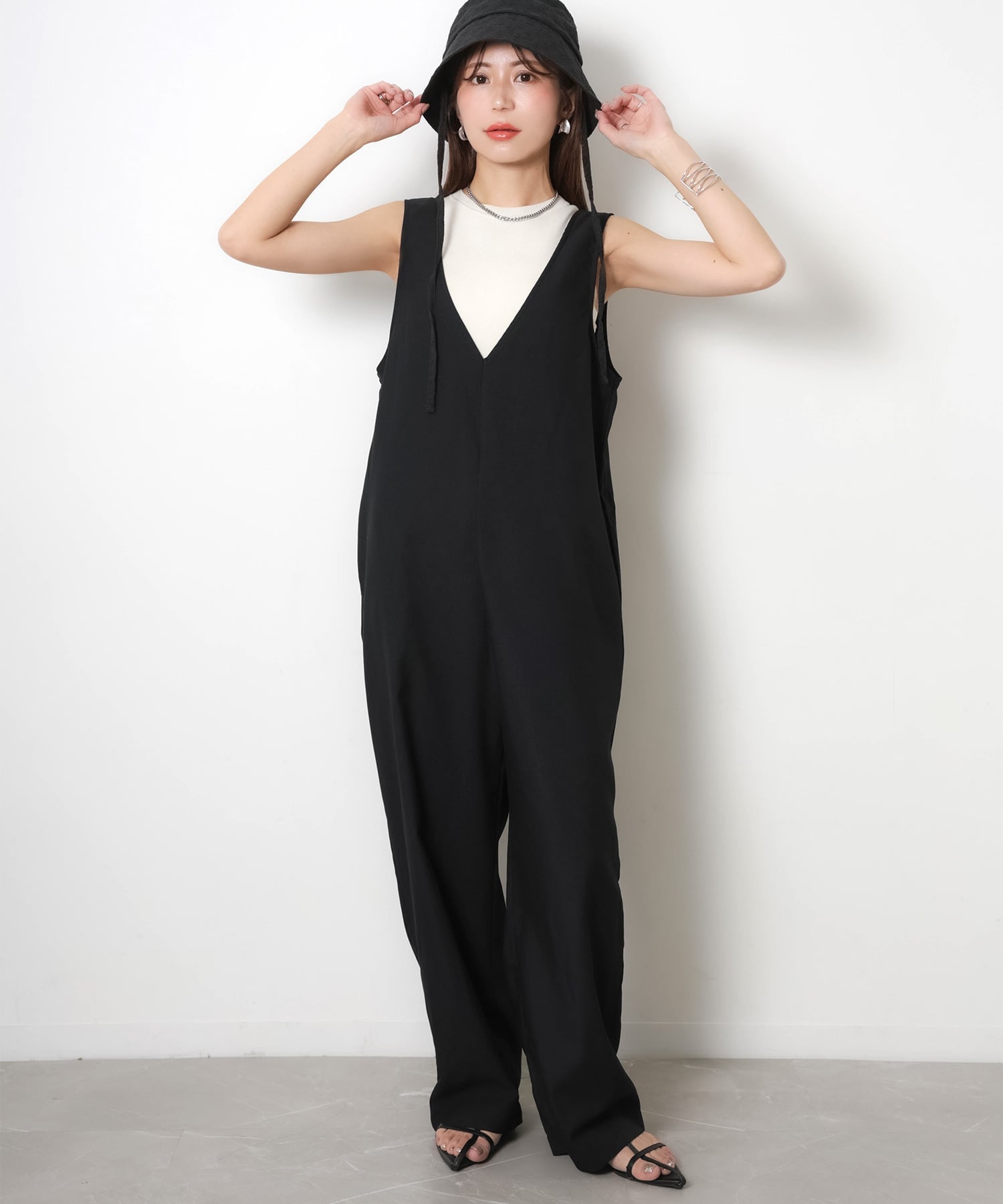 【SALE／42%OFF】Riberry Vネックサロペット リベリー オールインワン・オーバーオ...