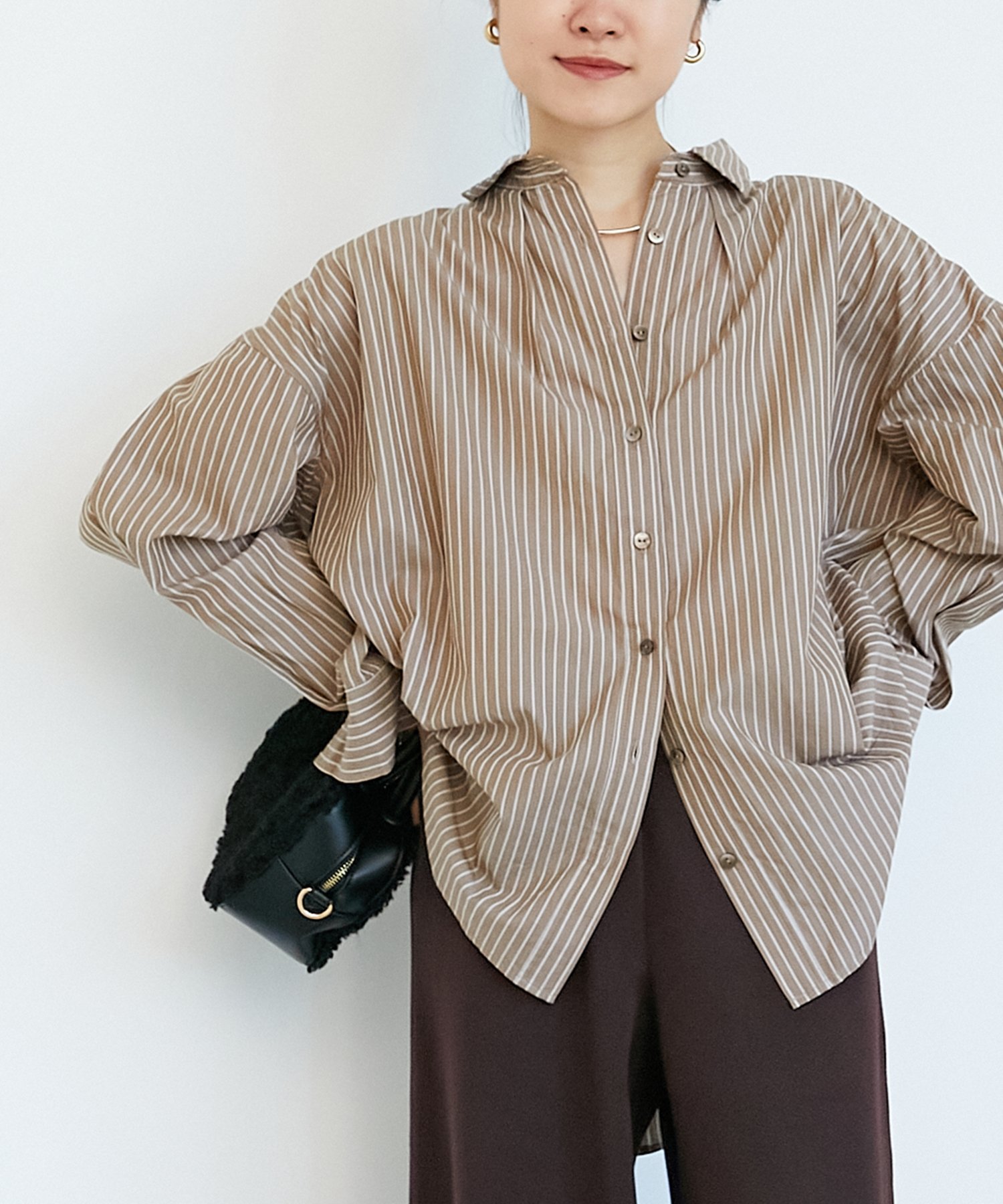 le.coeur blanc 《WEB限定アイテム》バックギャザーストライプオーバーシャツ ルクールブラン トップス シャツ・ブラウス ホワイト ブルー ブラウン
