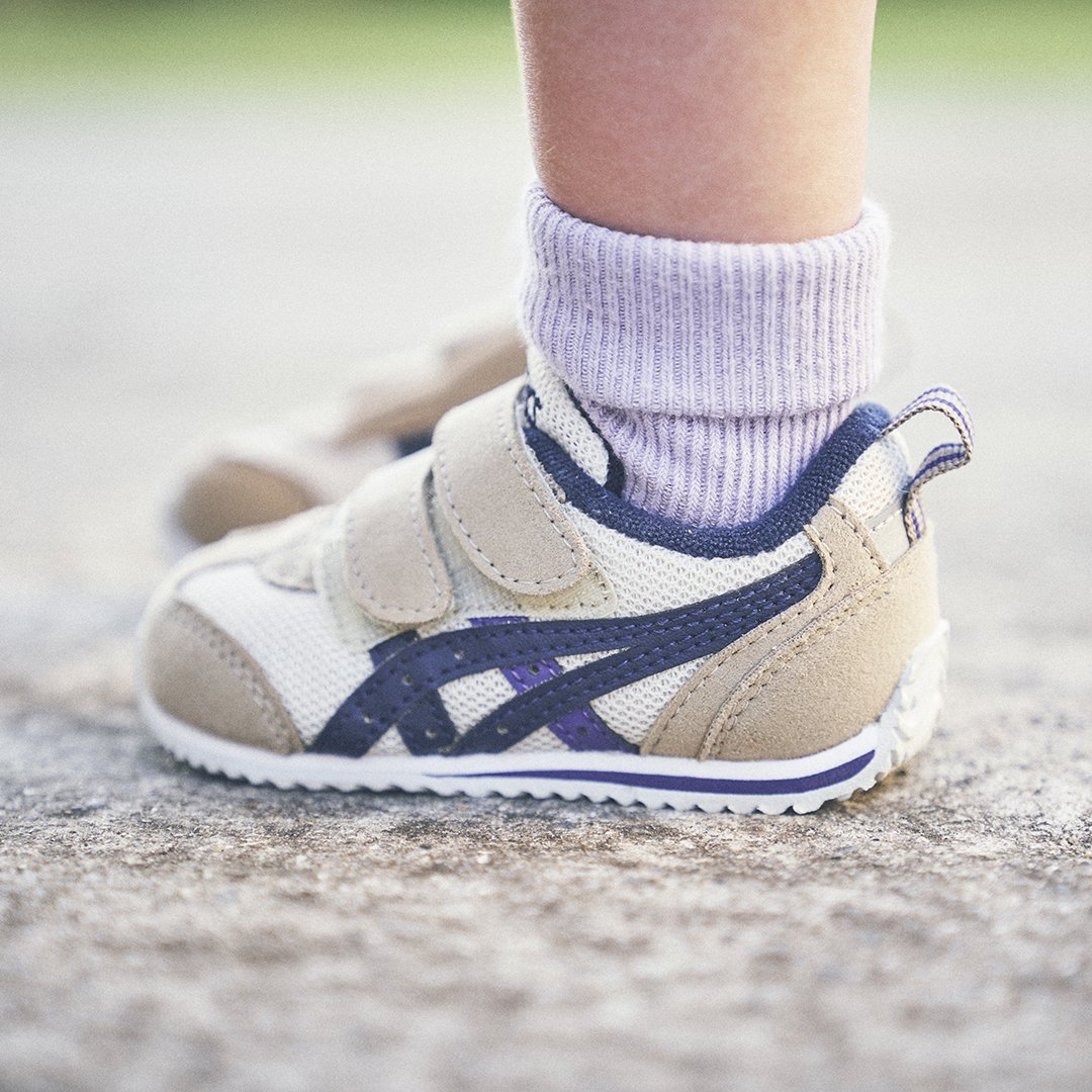 楽天Rakuten FashionASICS WALKING （K）《アシックス公式》 スニーカー SUKU2（スクスク）【アイダホ BABY4】 アシックスウォーキング シューズ・靴 スニーカー ベージュ【送料無料】