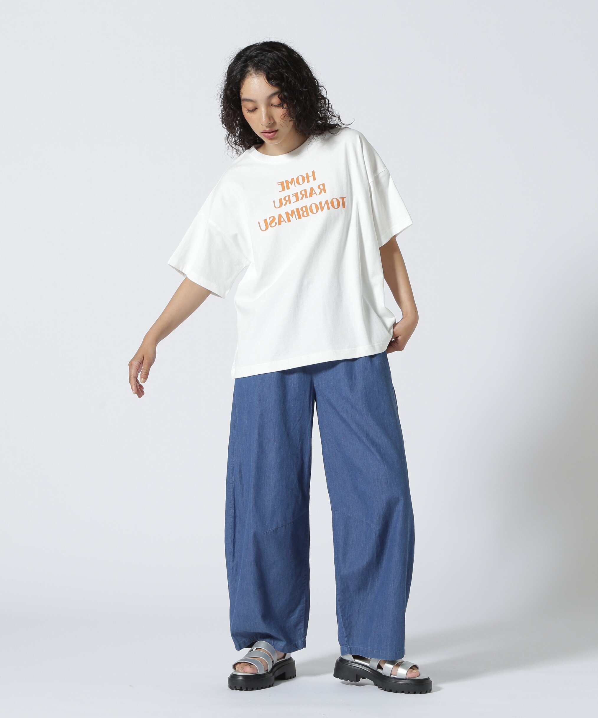 B omnivore/ビーオムニボー ポジティブTee ビーバー トップス カットソー・Tシャツ グリーン ホワイト