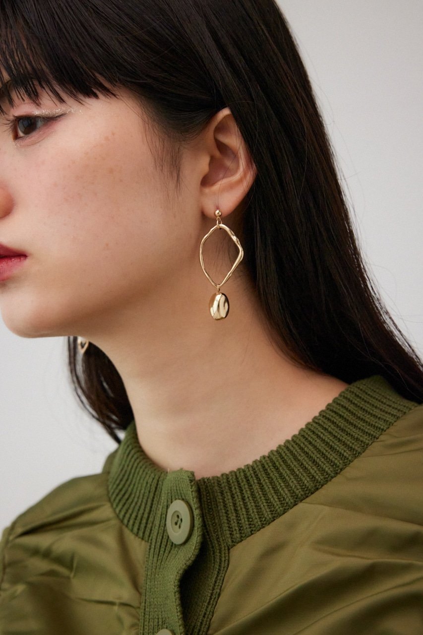 AZUL BY MOUSSY アシンメトリーパールピアス アズールバイマウジー アクセサリー・腕時計 ブレスレット・バングル ブラック ゴールド