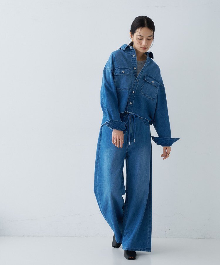 cloenc 【手洗い可】ライトデニムクロップドシャツ クロエンス トップス シャツ・ブラウス ブルー ネイビー