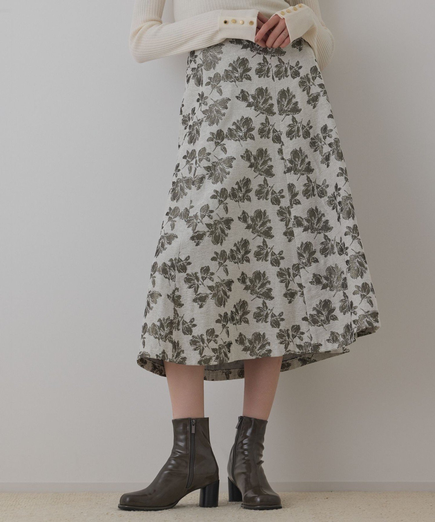 GRACE CONTINENTAL ラメフラワージャガードフレアスカート グレースコンチネンタル スカート ミディアムスカート ブラック ベージュ【送料無料】